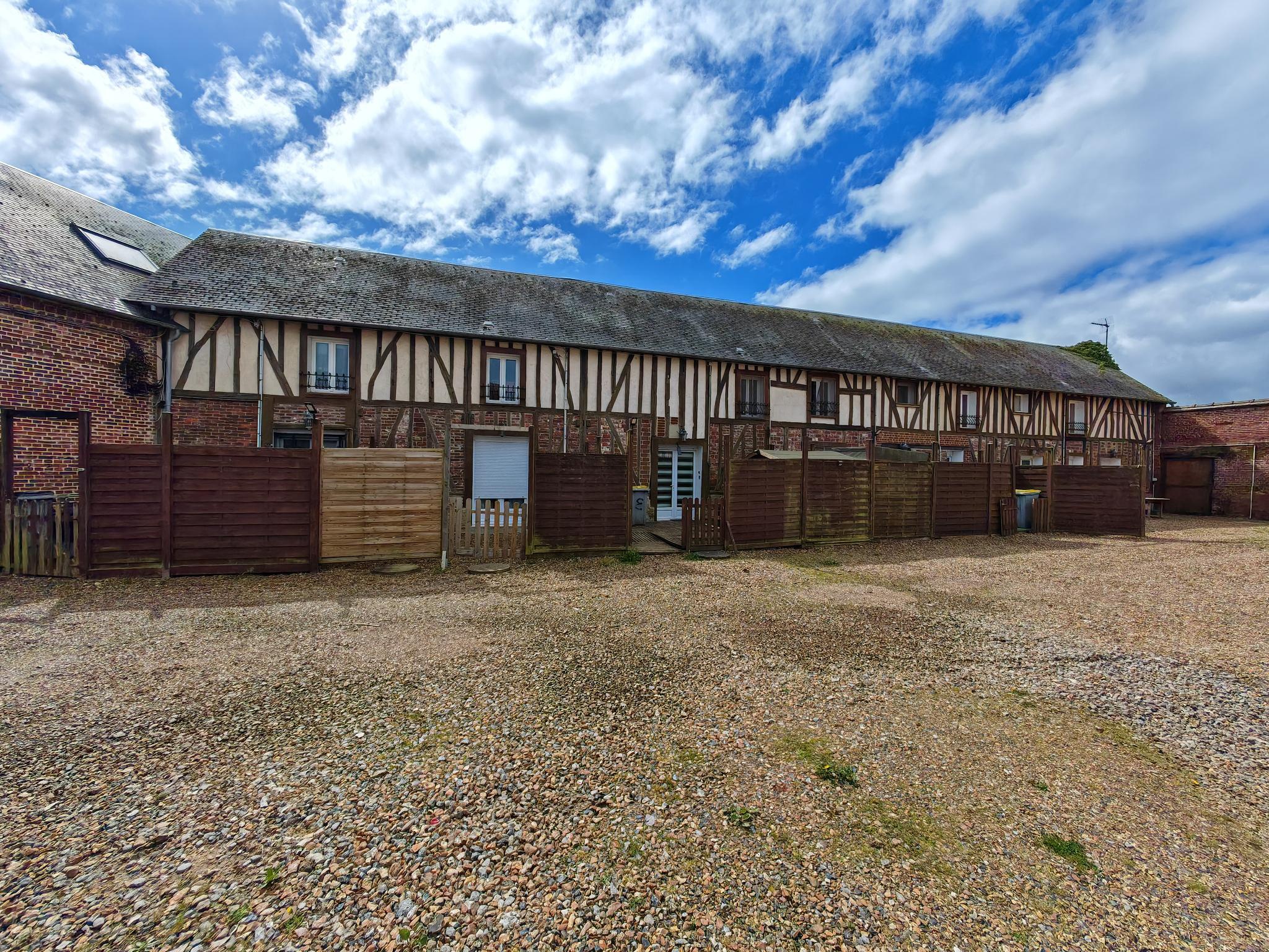 Immeuble 3 pièces 440 m² · à Lafraye · 440 m² · 800 000 €