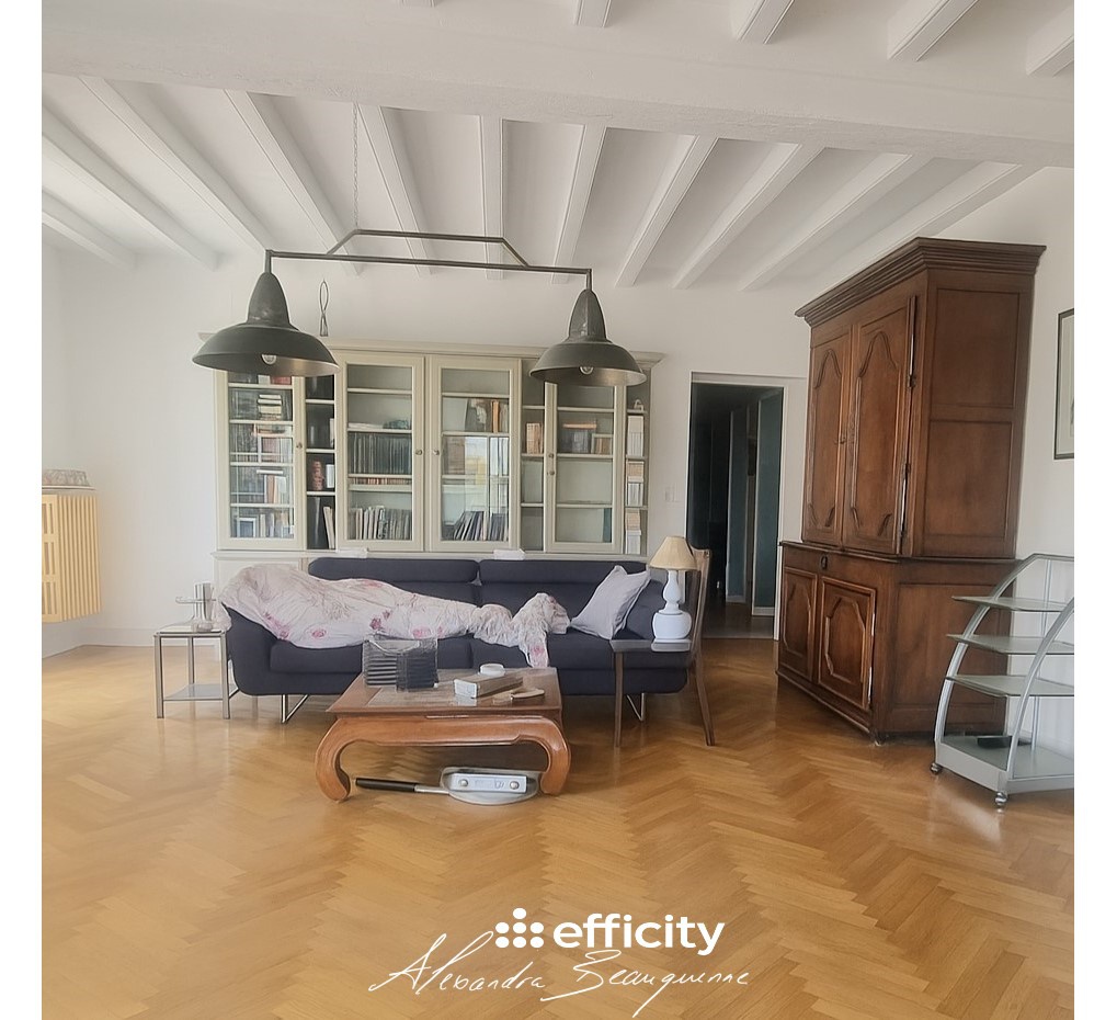Maison 6 pièces 185 m² · à Chef-Boutonne · 185 m² · 274 000 €