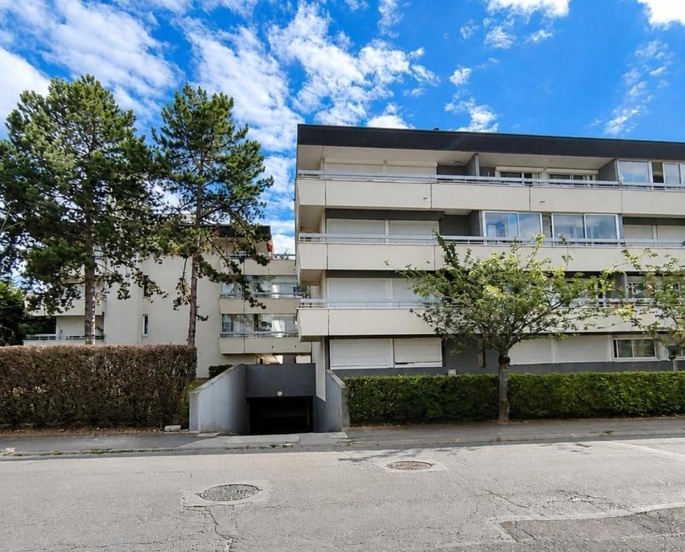 parking  - 12m2 à Thiais (94320)