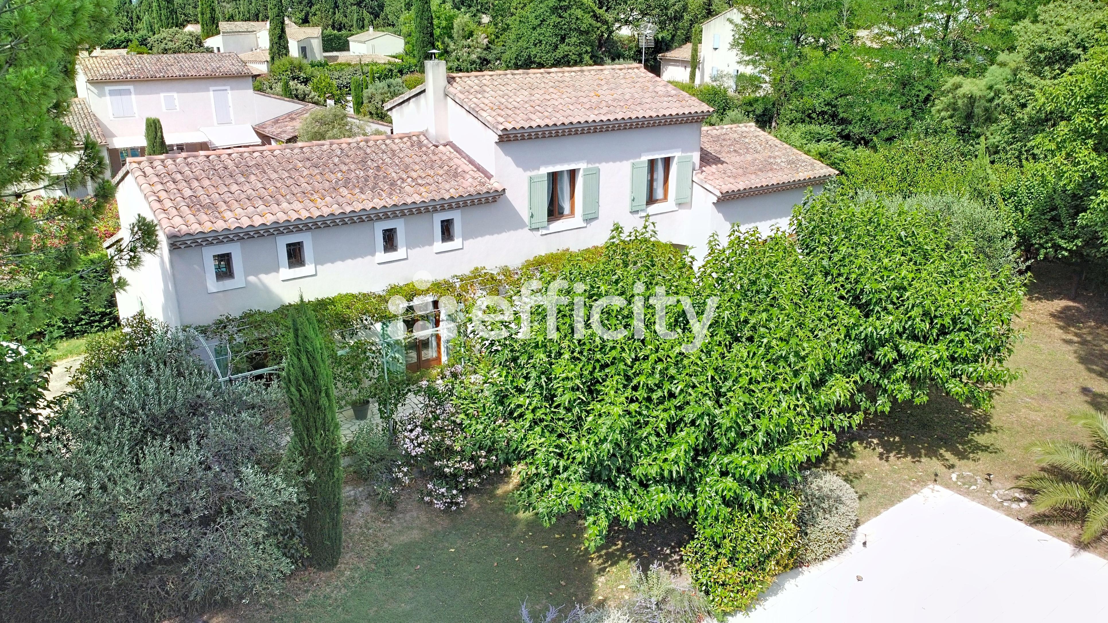 Maison 5 pièces 128 m² · à Saint-Rémy-de-Provence · 128 m² · 740 000 €