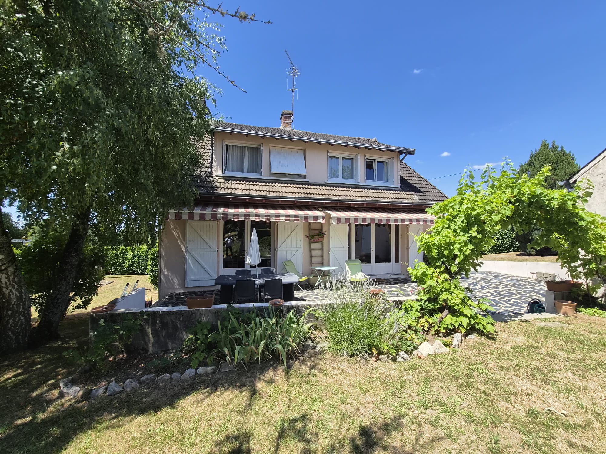 Maison 5 pièces 147 m² · à Méasnes · 147 m² · 137 000 €