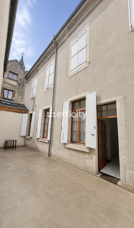 immeuble 20 pièces - 261m2 à Châteauneuf-sur-Cher (18190)
