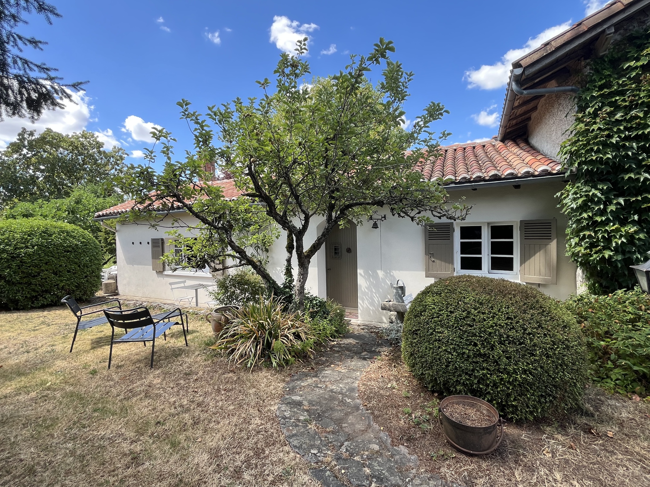 maison 4 pièces - 102m2 à Chassenon (16150)