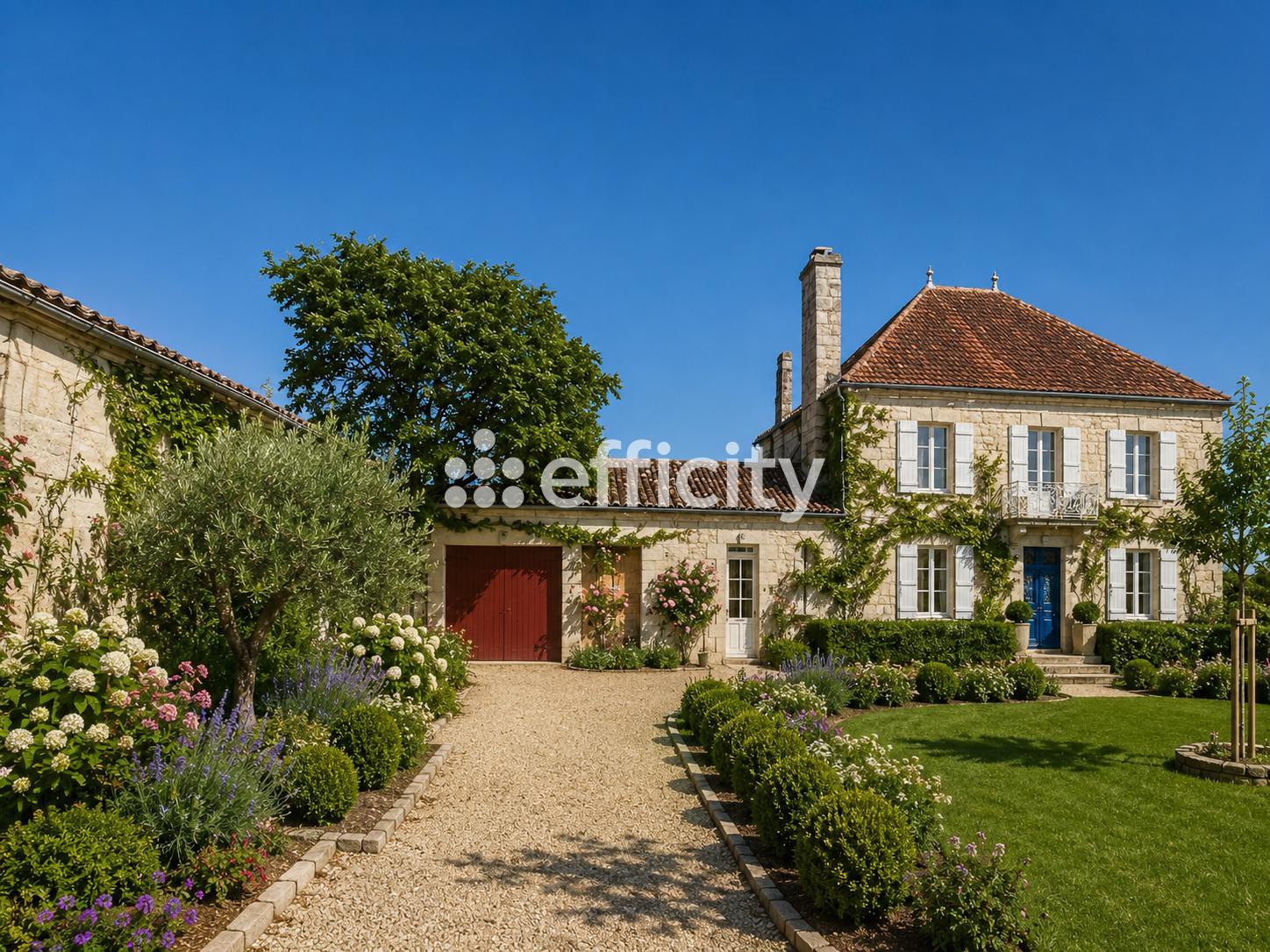 Maison 10 pièces 295 m² · à Thors · 295 m² · 270 000 €