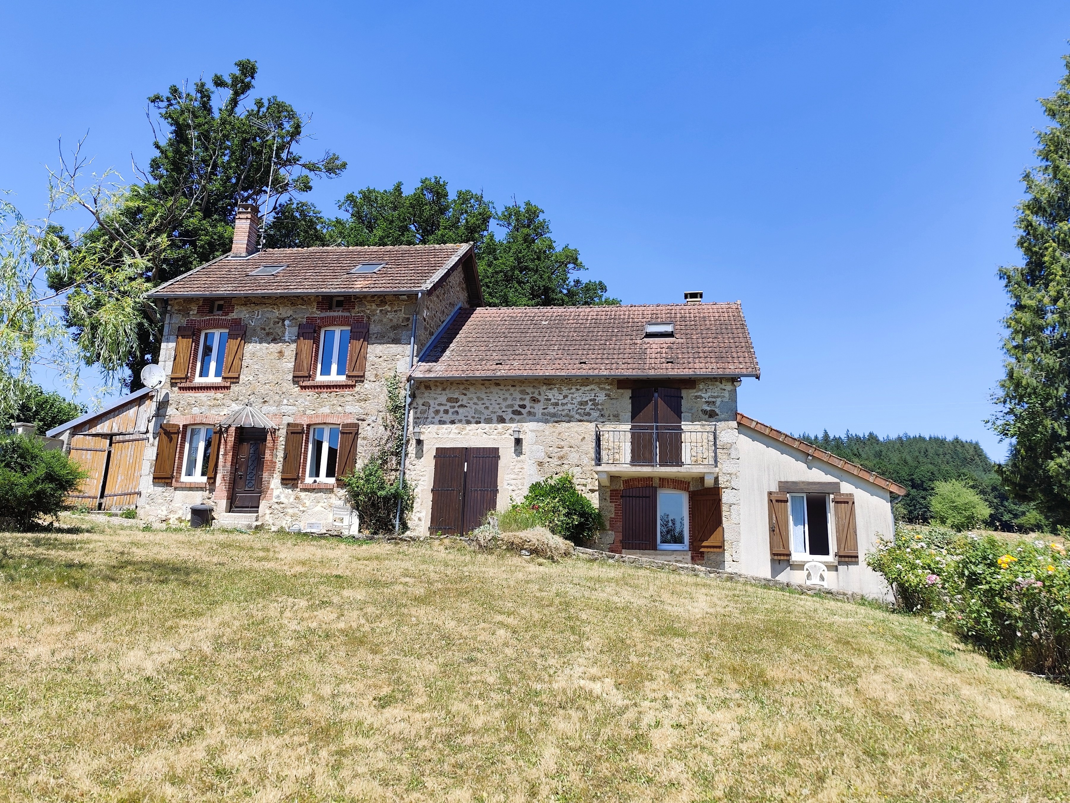Maison 7 pièces 186 m² · à Saint-Amand-Jartoudeix · 186 m² · 204 250 €