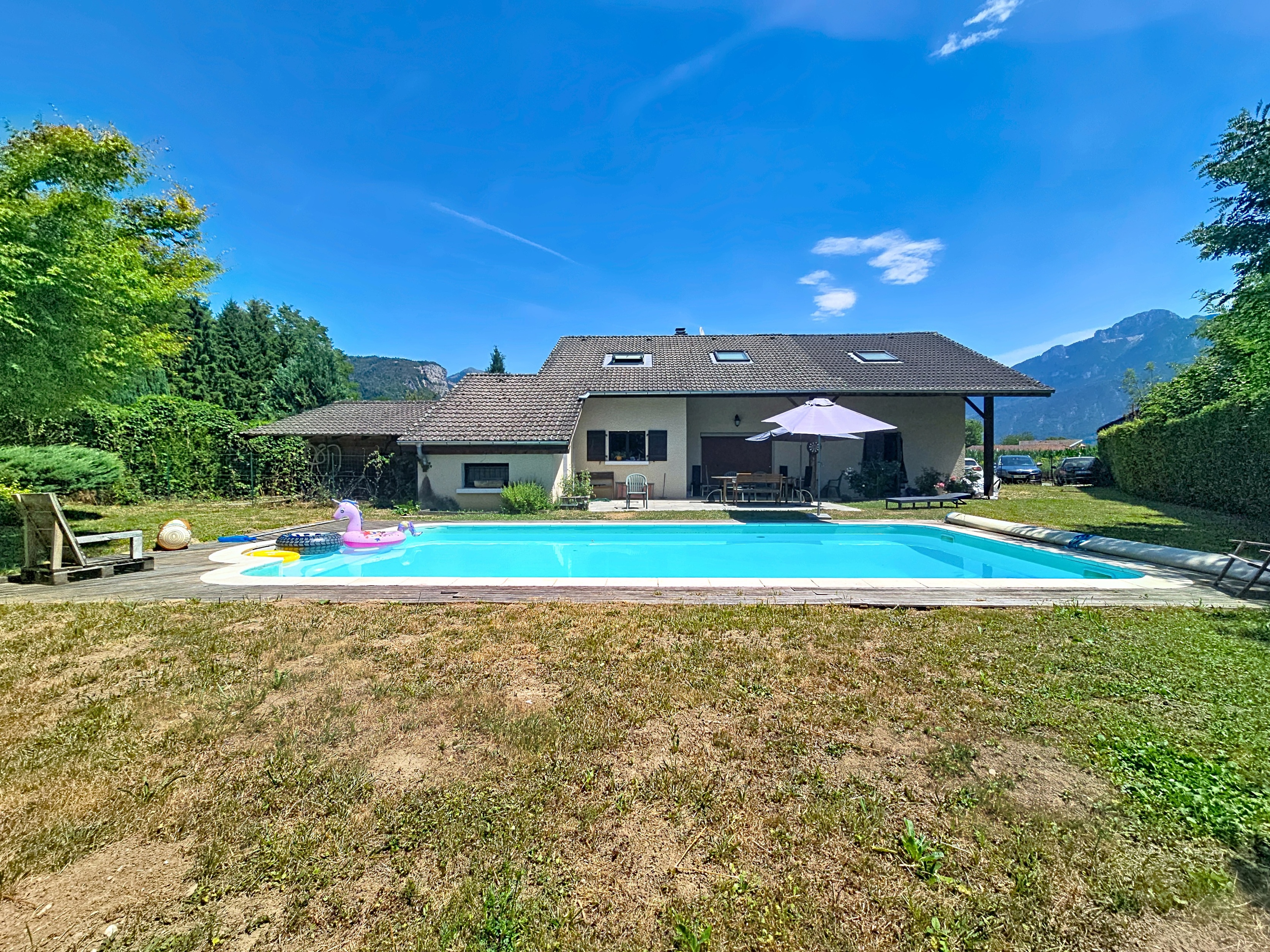 Maison 10 pièces 210 m² · à Arenthon · 210 m² · 682 500 €