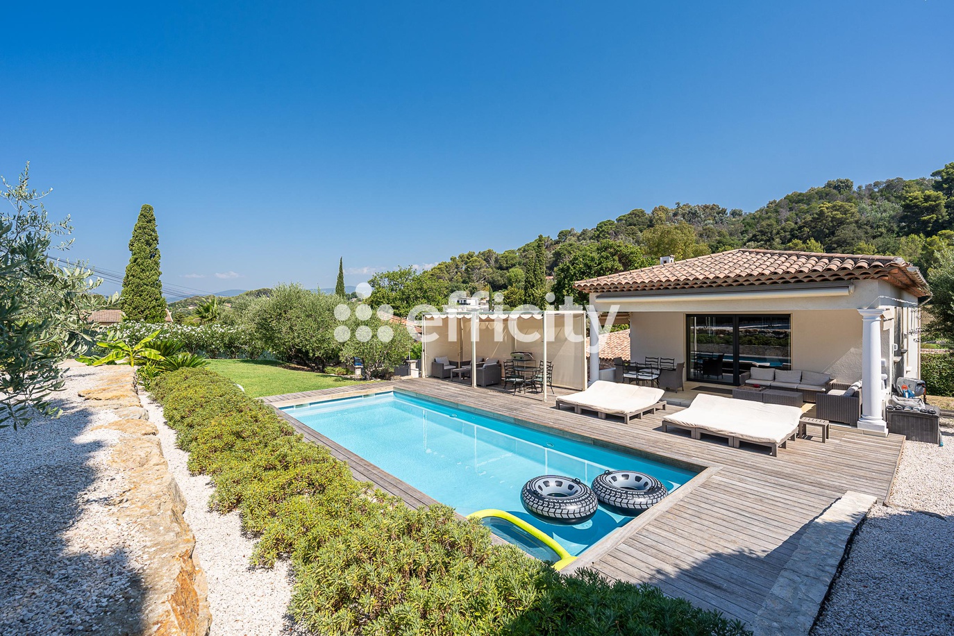 maison 7 pièces - 225m2 à La Roquette-sur-Siagne (06550)