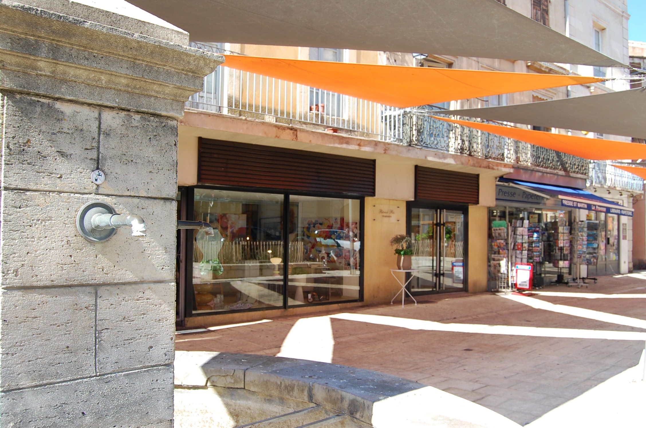 Local commercial 7 pièces 320 m² · à Orange · 320 m² · 130 000 €