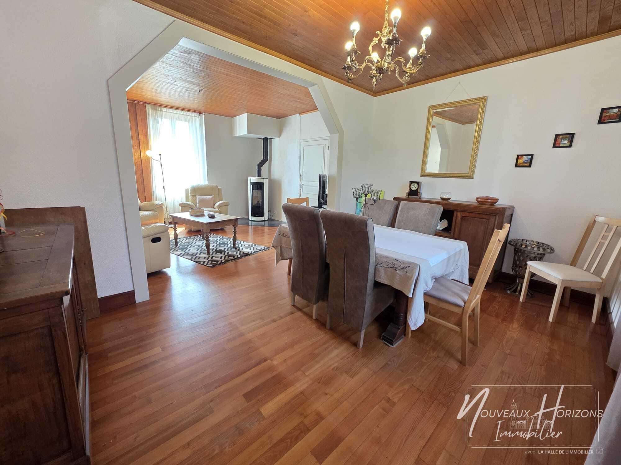 Maison 7 pièces 182 m² · à Saint-Junien · 182 m² · 214 000 €