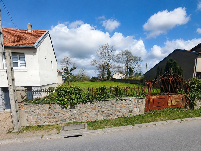 terrain  - 690,0m2 à Hyds (03600)