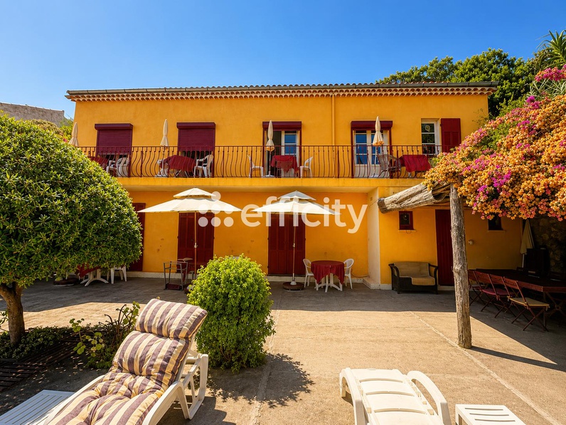 immeuble 9 pièces - 127m2 à Hyères (83400)