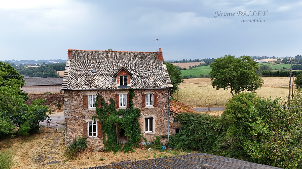 Maison 7 pièces 148 m² · à Rieupeyroux · 148 m² · 166 000 €