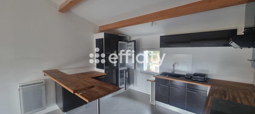 immeuble 10 pièces - 210,0m2 à Ampus (83111)