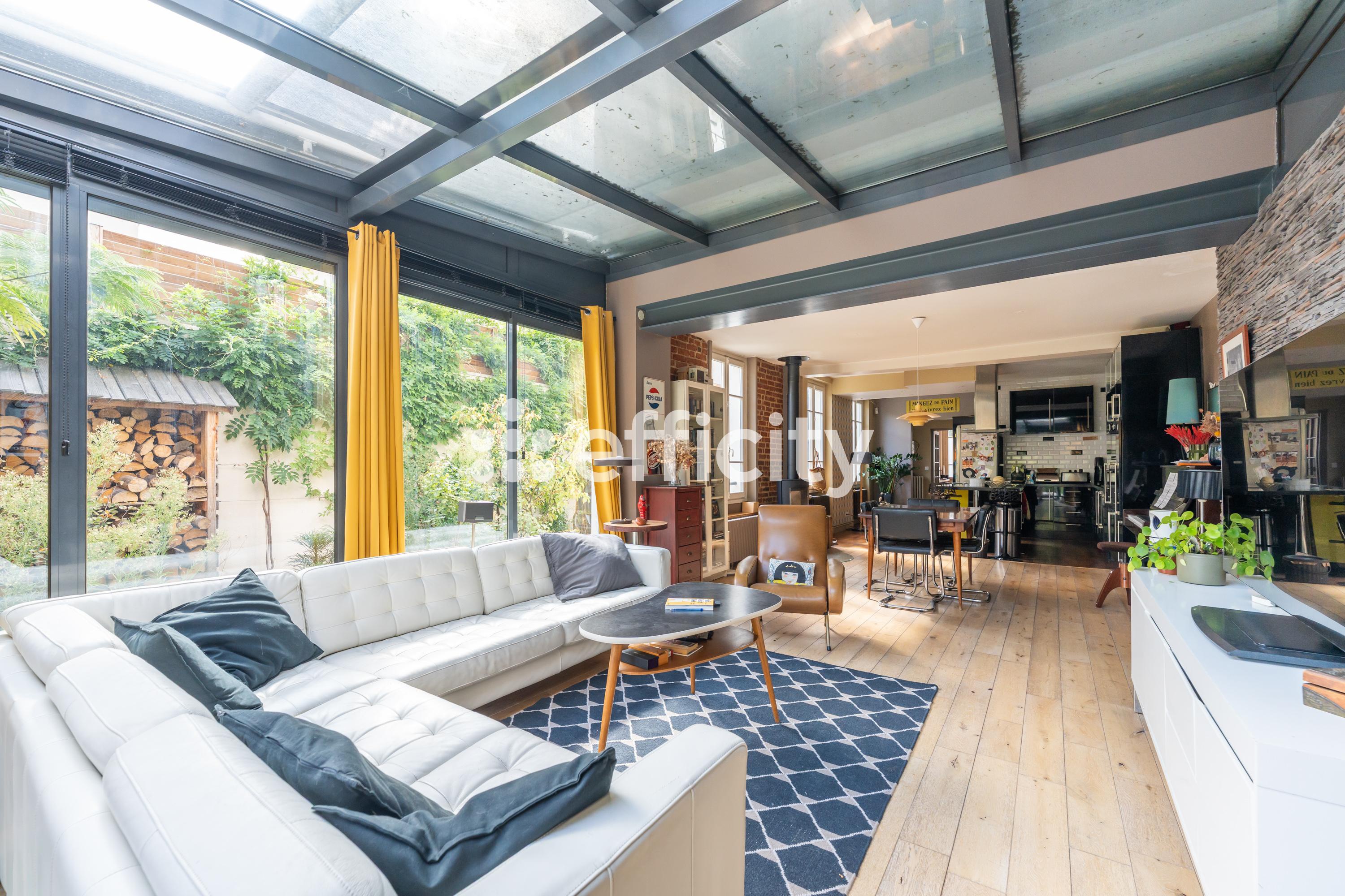 Maison 8 pièces 298 m² · à Romainville · 298 m² · 999 000 €