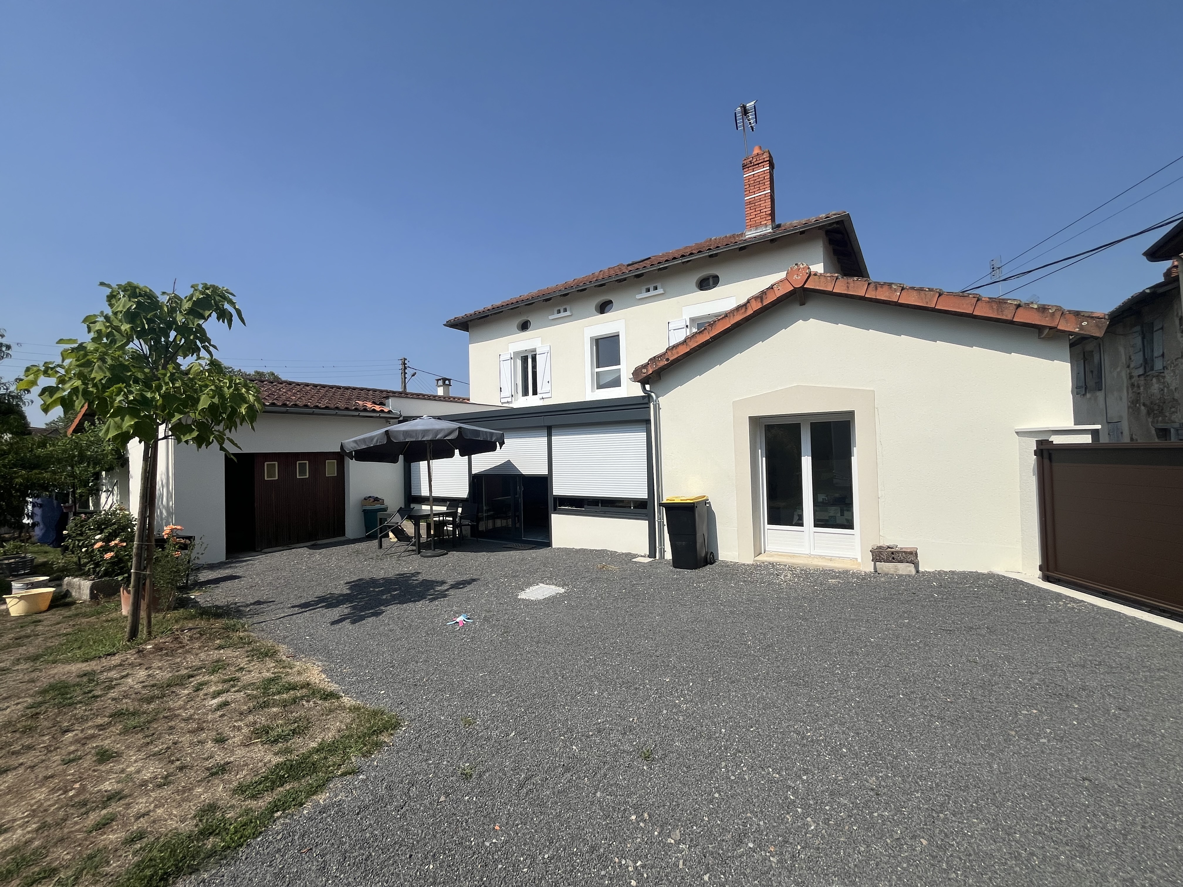 Maison 6 pièces 172 m² · à Chabanais · 172 m² · 295 000 €