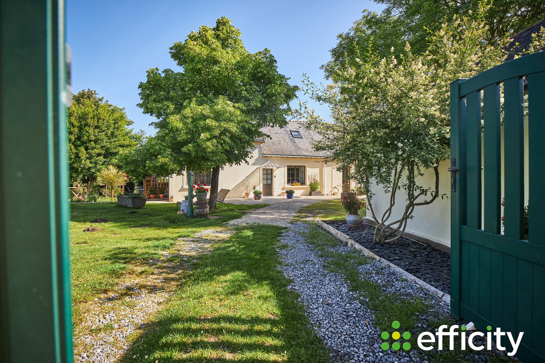 Maison 13 pièces 266 m² · à Rochefort-sur-Loire · 266 m² · 640 000 €
