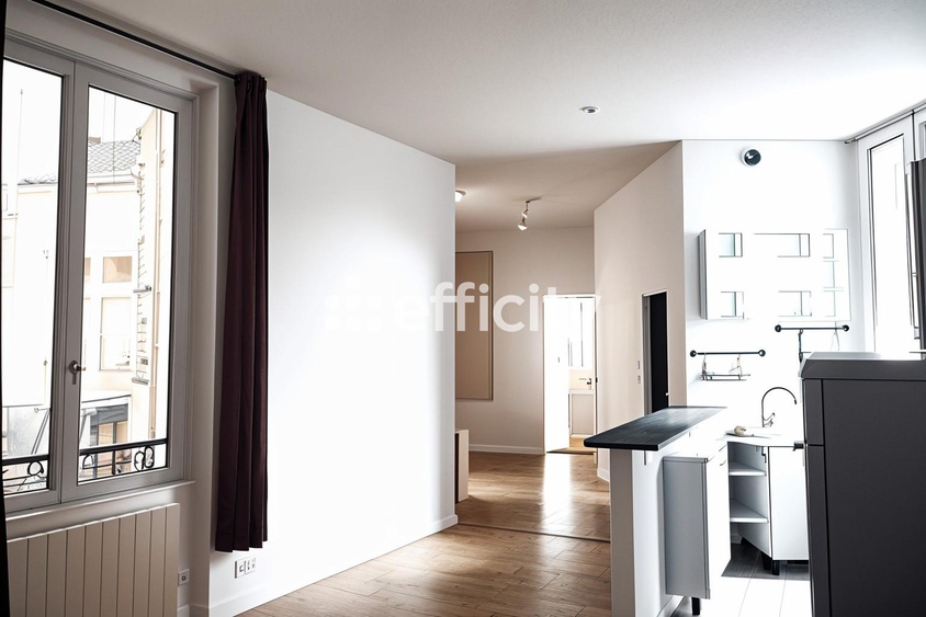 appartement 2 pièces - 45m2 à Paris (75018)