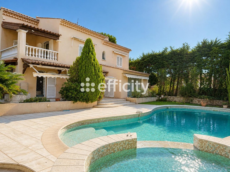 maison 8 pièces - 286m2 à Antibes (06600)