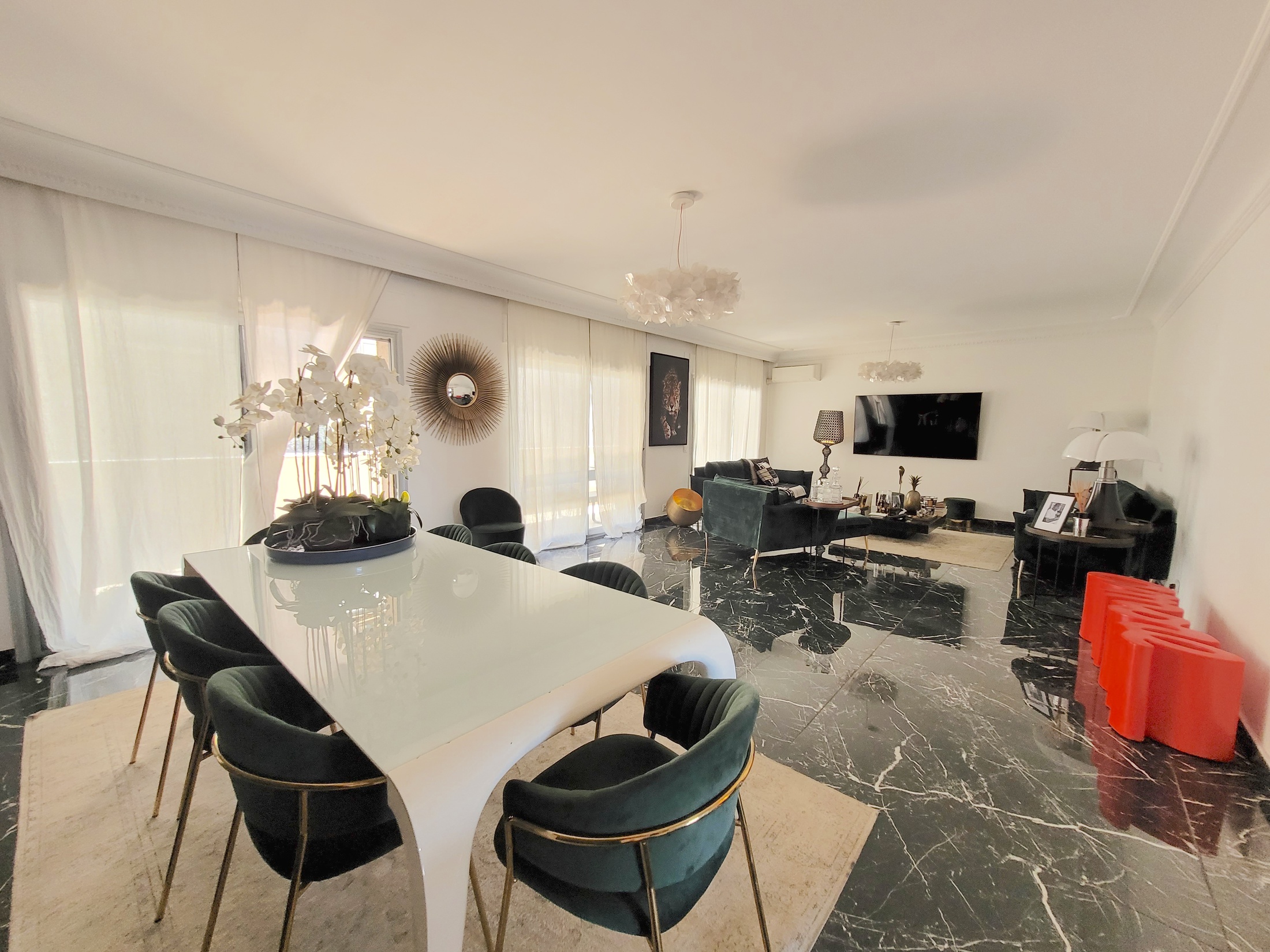 appartement 6 pièces - 166m2 à Marseille (13008)