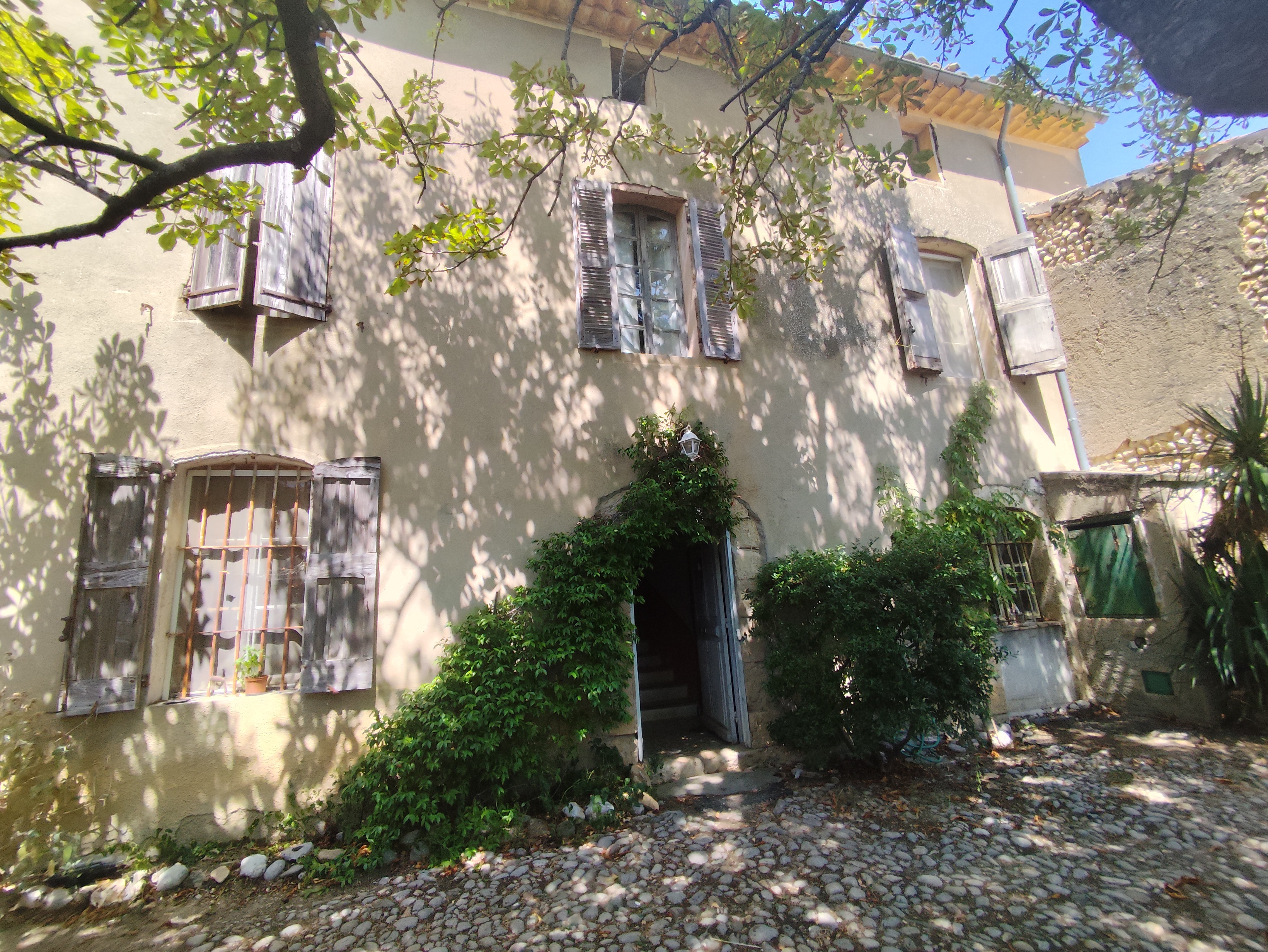 Maison 8 pièces · à Puimoisson · 550 000 €
