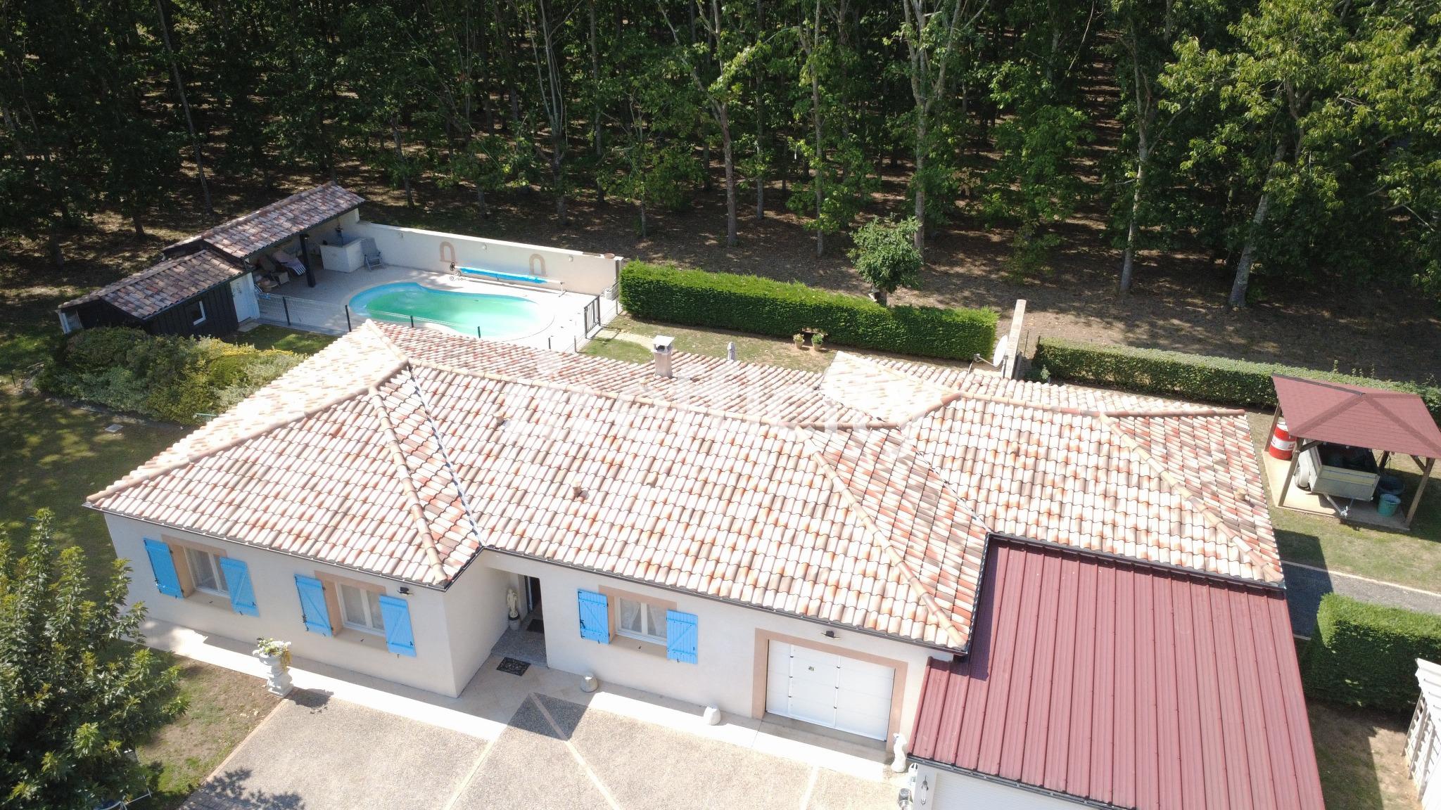 Maison 6 pièces 142 m² · à Sainte-Livrade-sur-Lot · 142 m² · 374 000 €