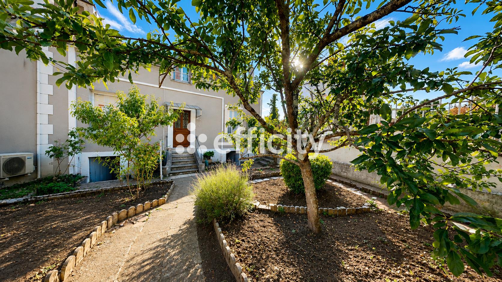 Maison 6 pièces 120 m² · à Vierzon · 120 m² · 110 000 €