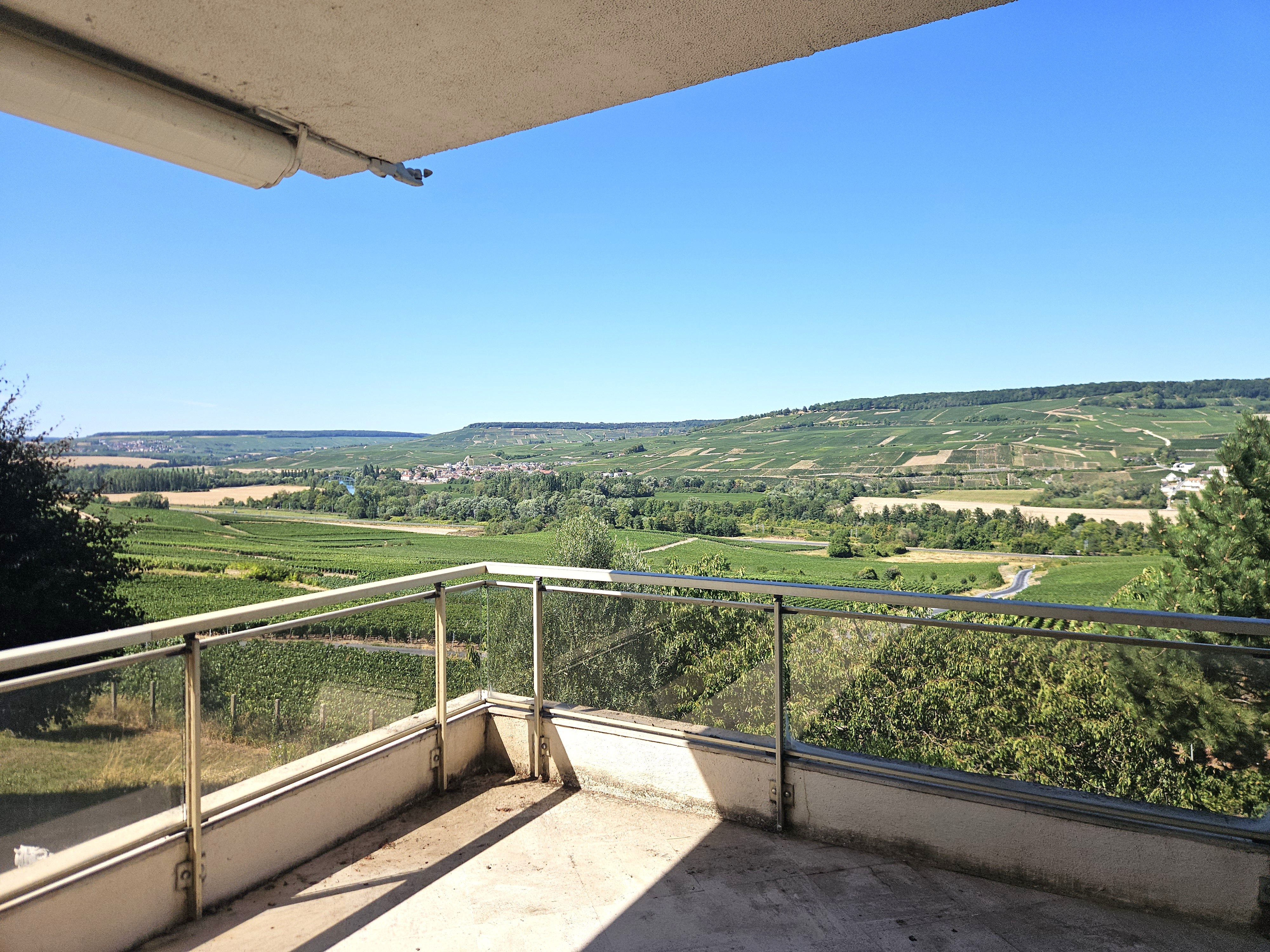 Maison 8 pièces 295 m² · à Œuilly · 295 m² · 418 000 €