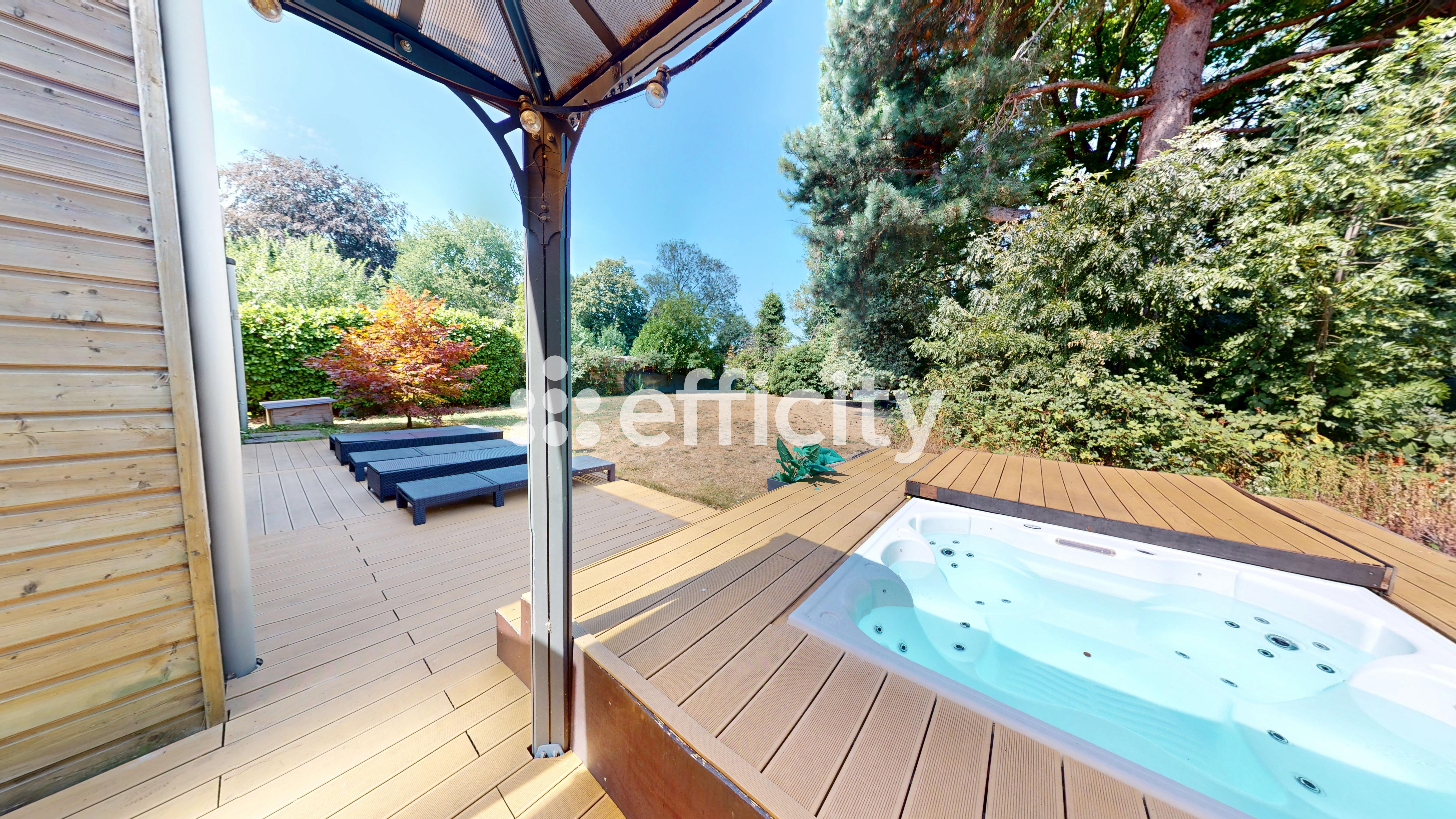 Local commercial 7 pièces 538 m² · à Leers · 538 m² · 650 000 €
