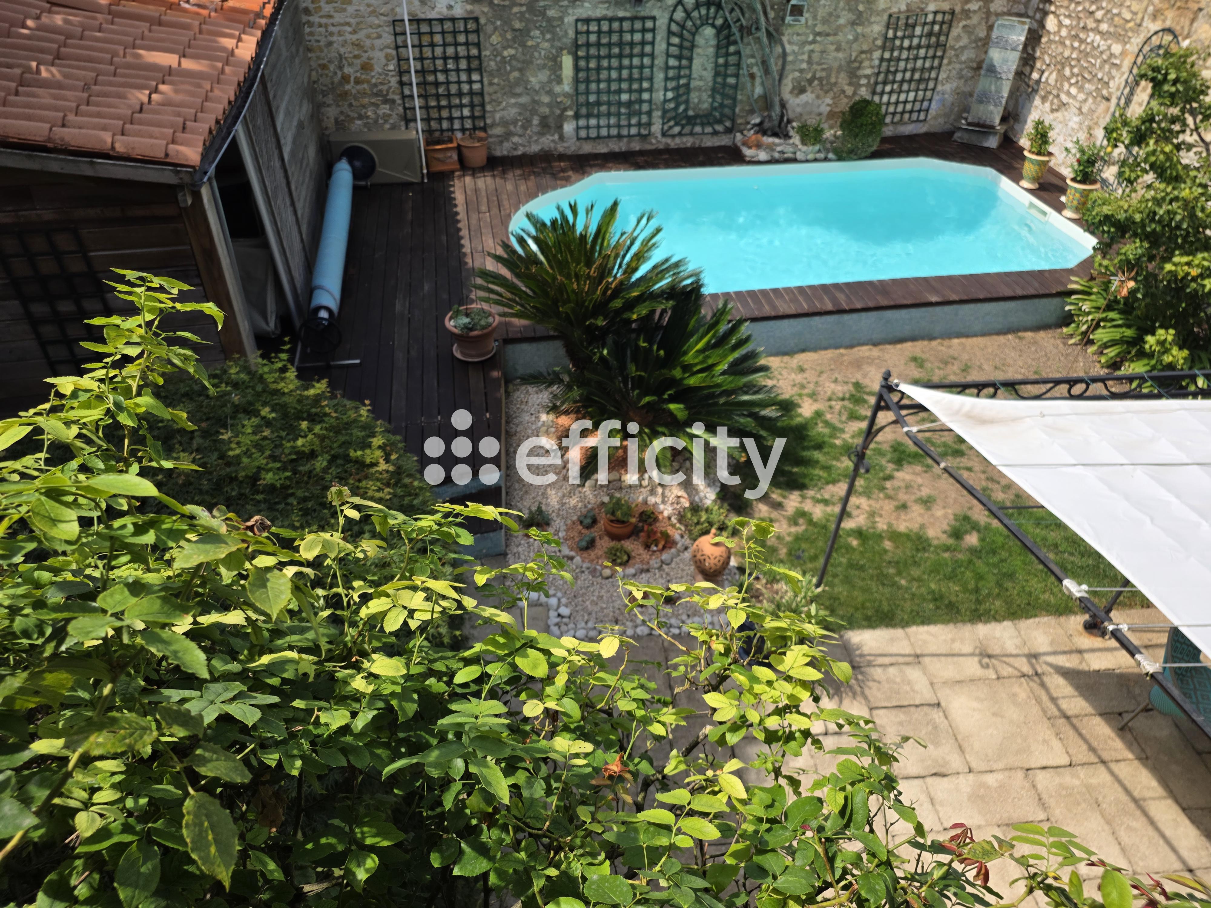 Maison 7 pièces 211 m² · à Rochefort · 211 m² · 499 990 €