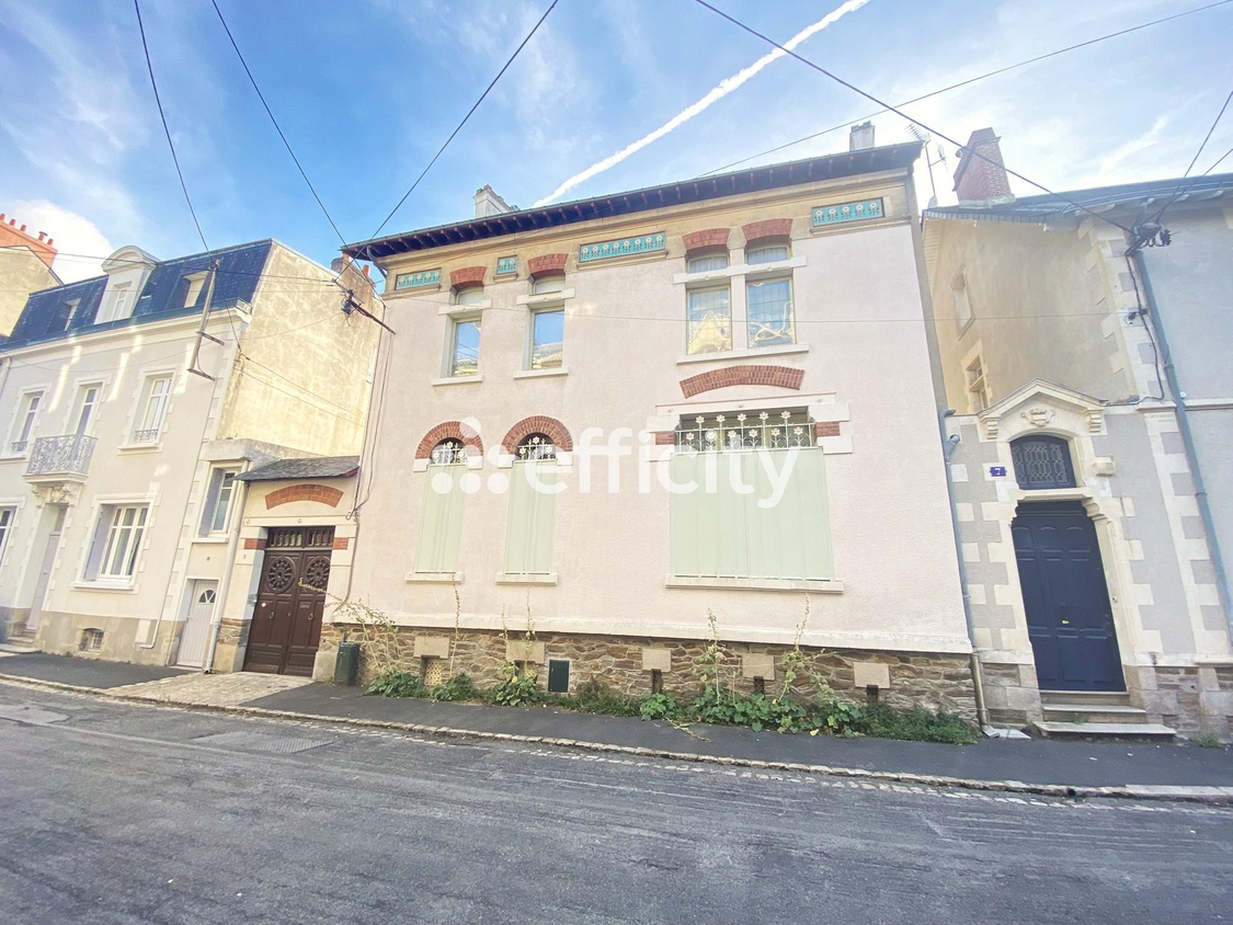 maison 11 pièces - 240m2 à Nantes (44000)