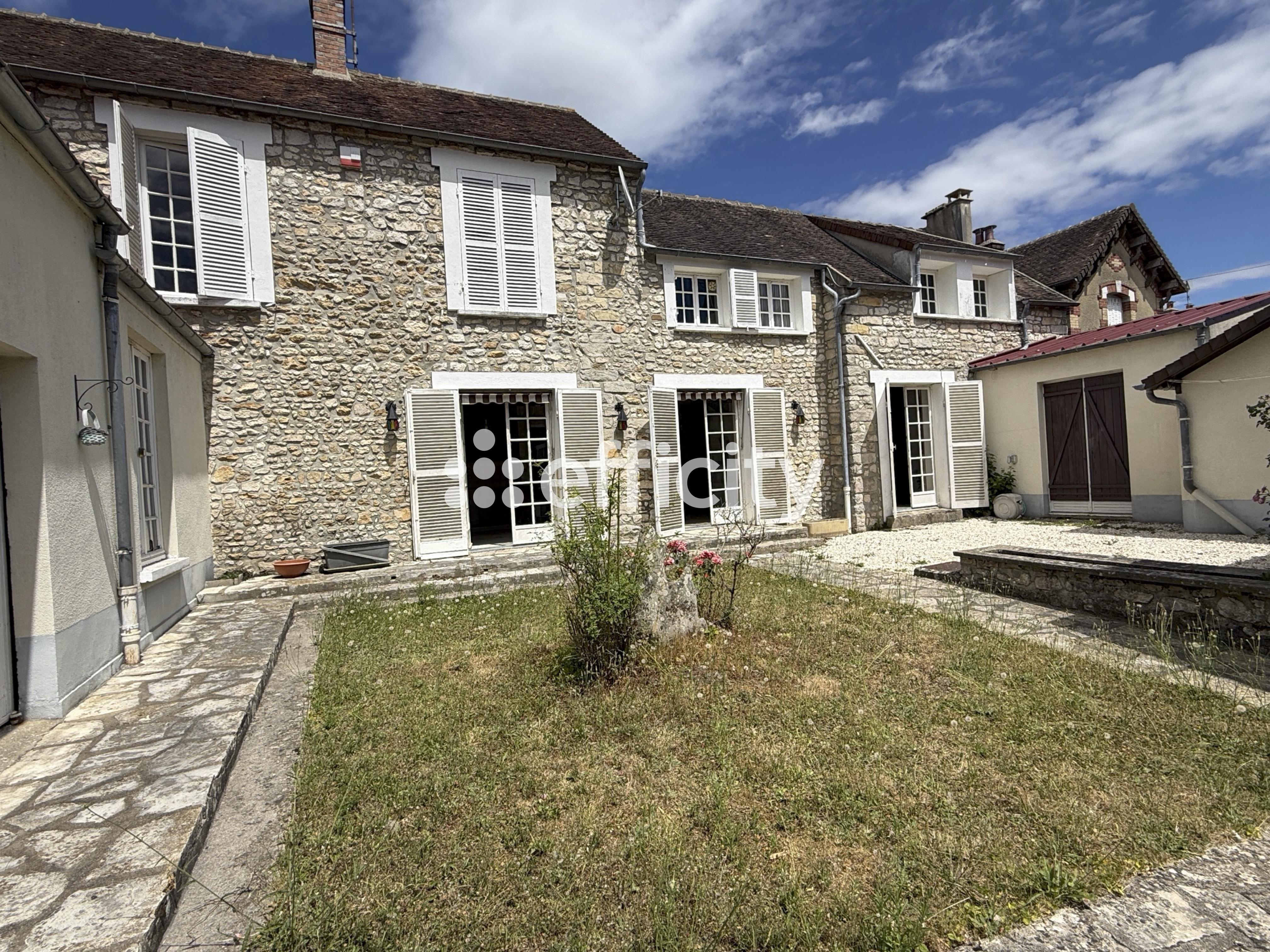 Maison 8 pièces 204 m² · à Grez-sur-Loing · 204 m² · 380 000 €
