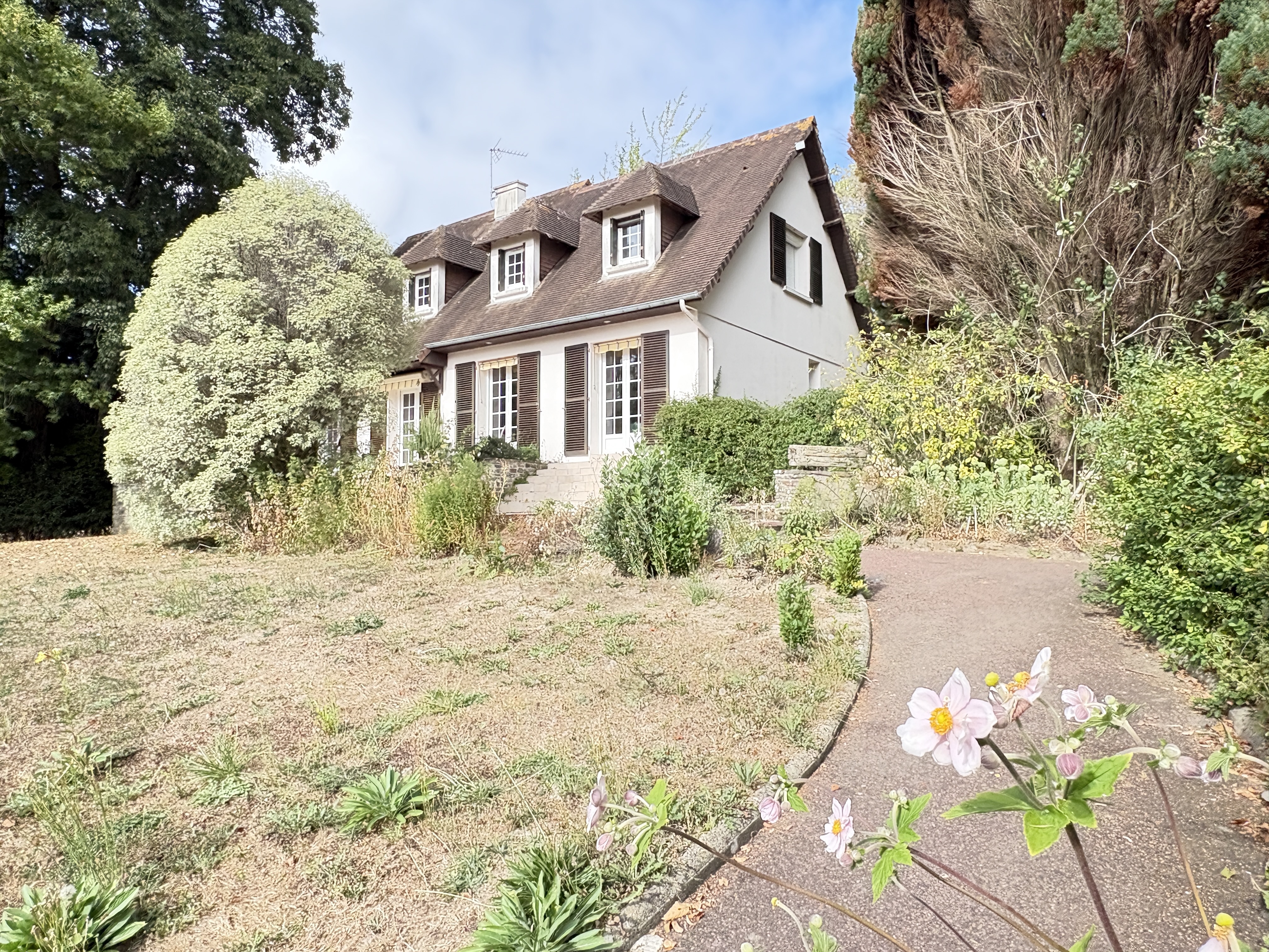 Maison 6 pièces 140 m² · à Bourgvallées · 140 m² · 335 000 €