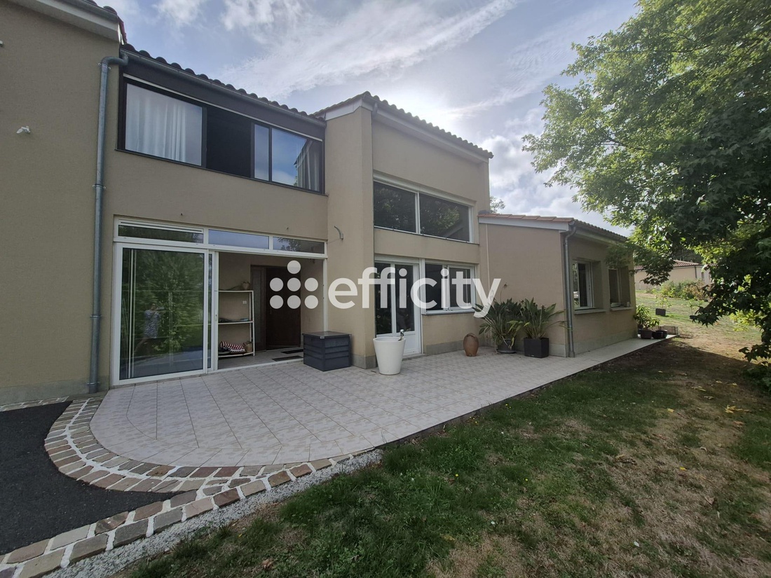 maison 8 pièces - 174m2 à Confolens (16500)