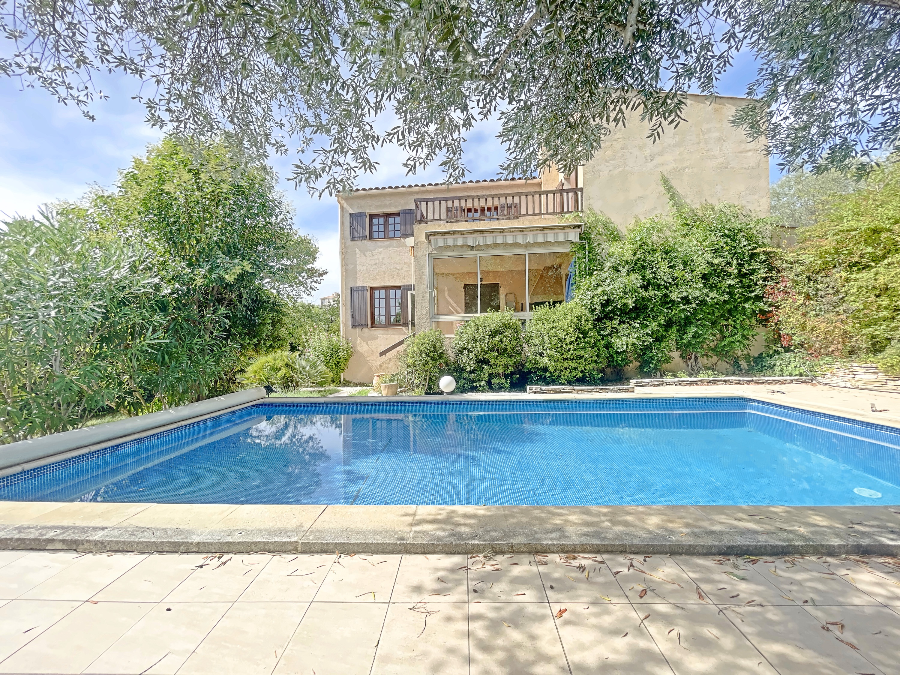 Maison 8 pièces 159 m² · à Manosque · 159 m² · 369 000 €