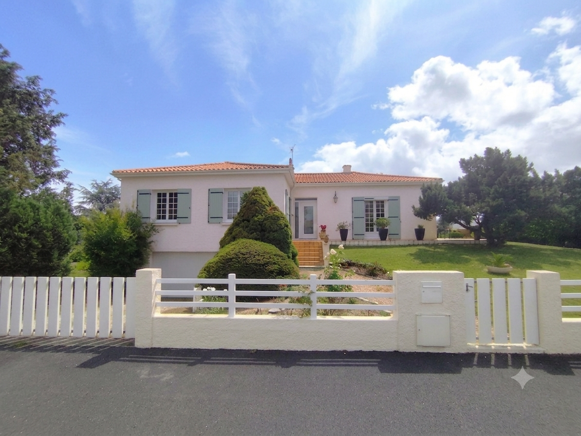 Maison 7 pièces 158 m² · à Saintes · 158 m² · 324 000 €