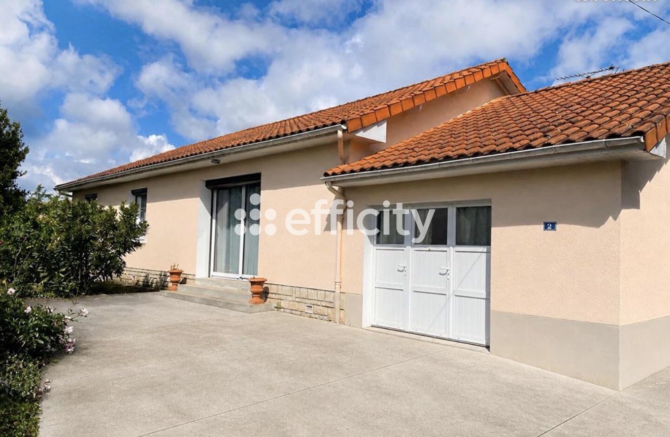 Maison 5 pièces 121 m² · à Charroux · 121 m² · 131 000 €