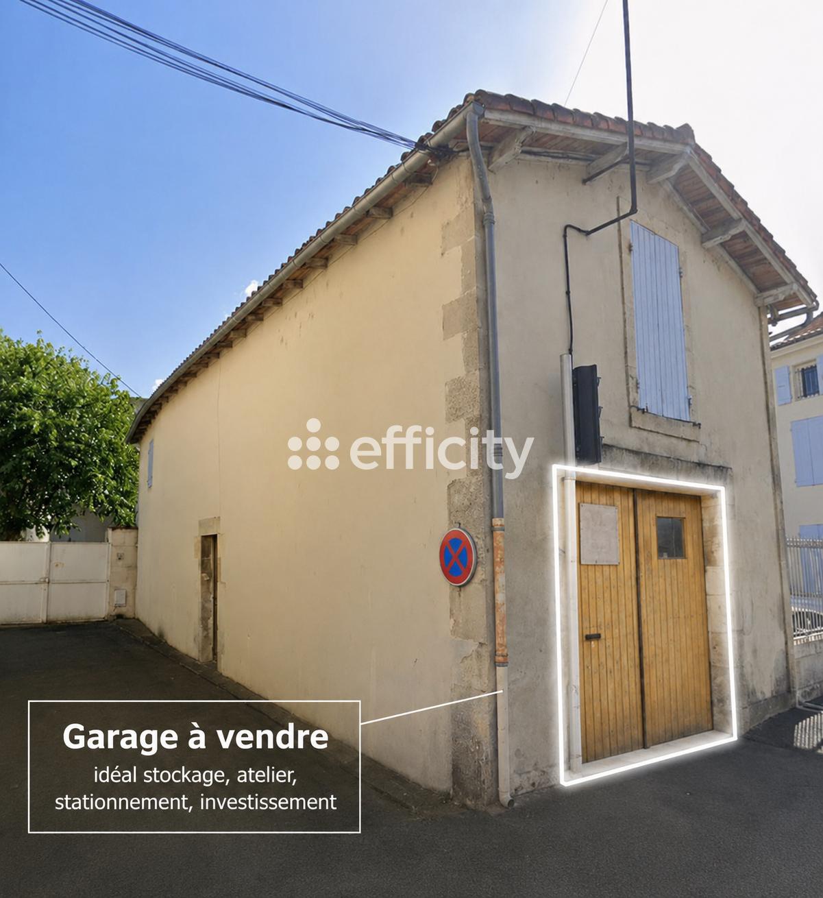 Parking 25 m² · à Saint-Jean-d'Angély · 25 m² · 18 500 €