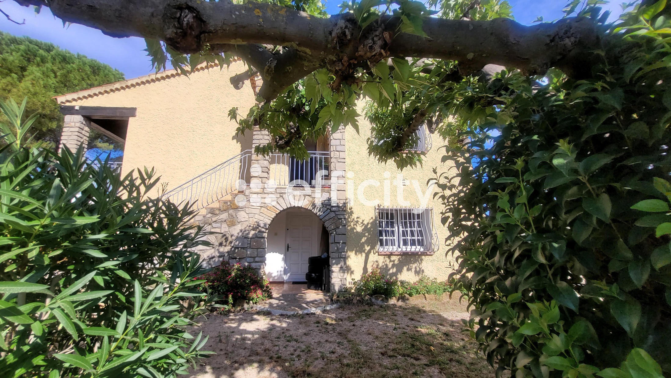 maison 5 pièces - 146m2 à Le Beausset (83330)