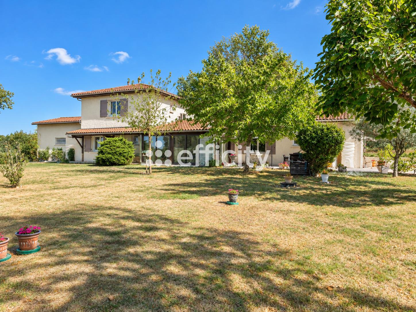 Maison 7 pièces 171 m² · à Lagorce · 171 m² · 305 000 €