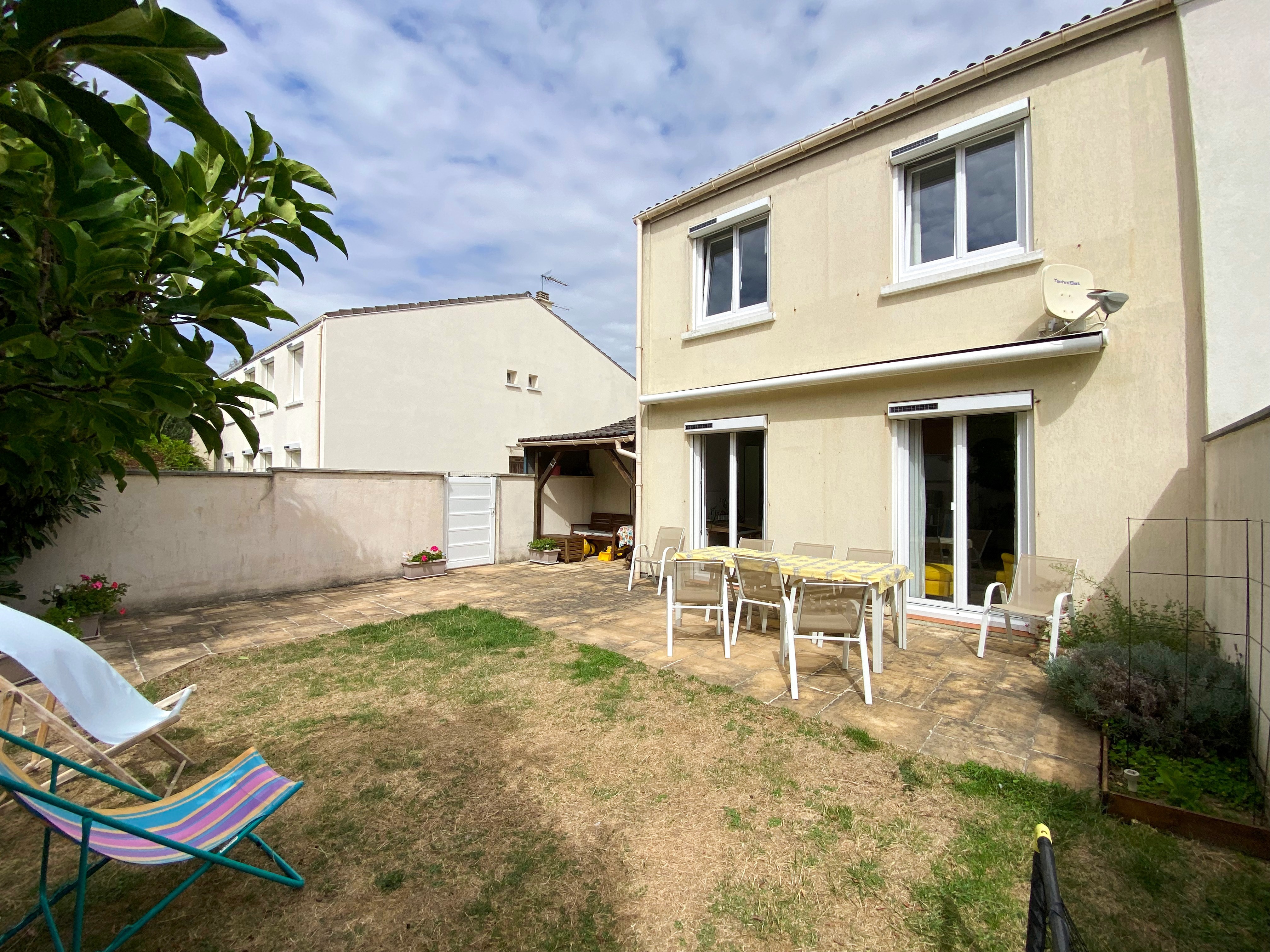 Maison 5 pièces 106 m² · à Magny-les-Hameaux · 106 m² · 365 000 €