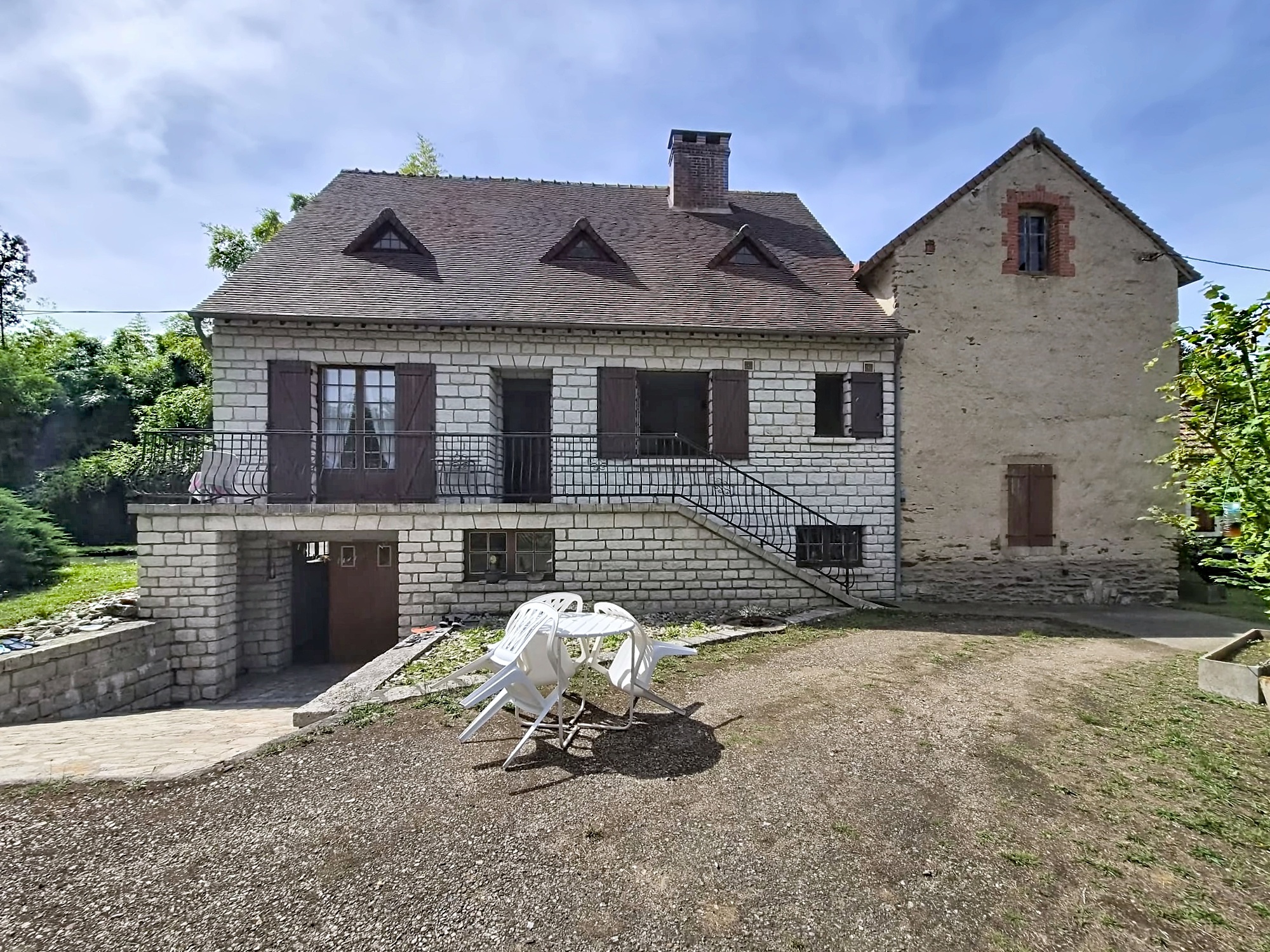 Maison 5 pièces 170 m² · à Saint-Denis-de-Jouhet · 170 m² · 213 000 €