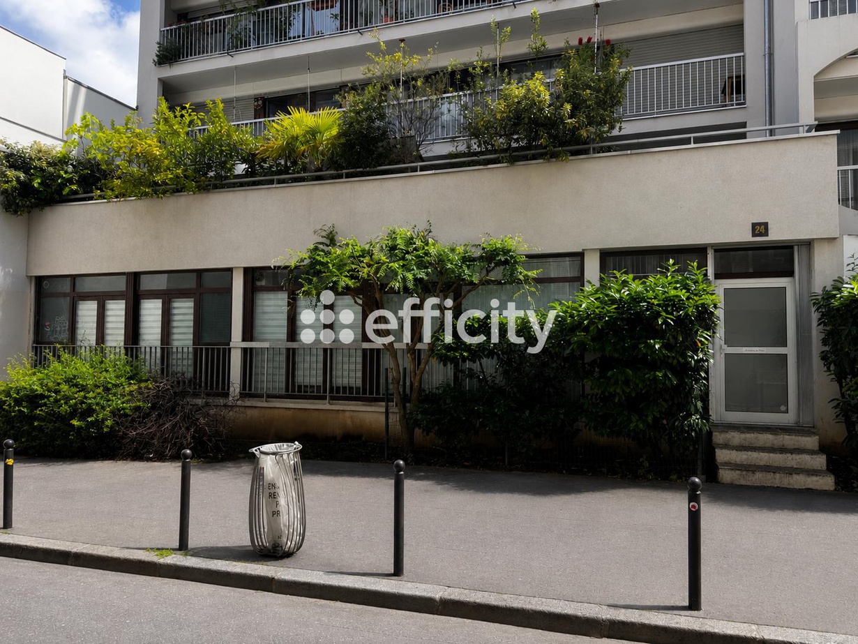Local commercial 5 pièces 109 m² · à Paris · 109 m² · 710 000 €