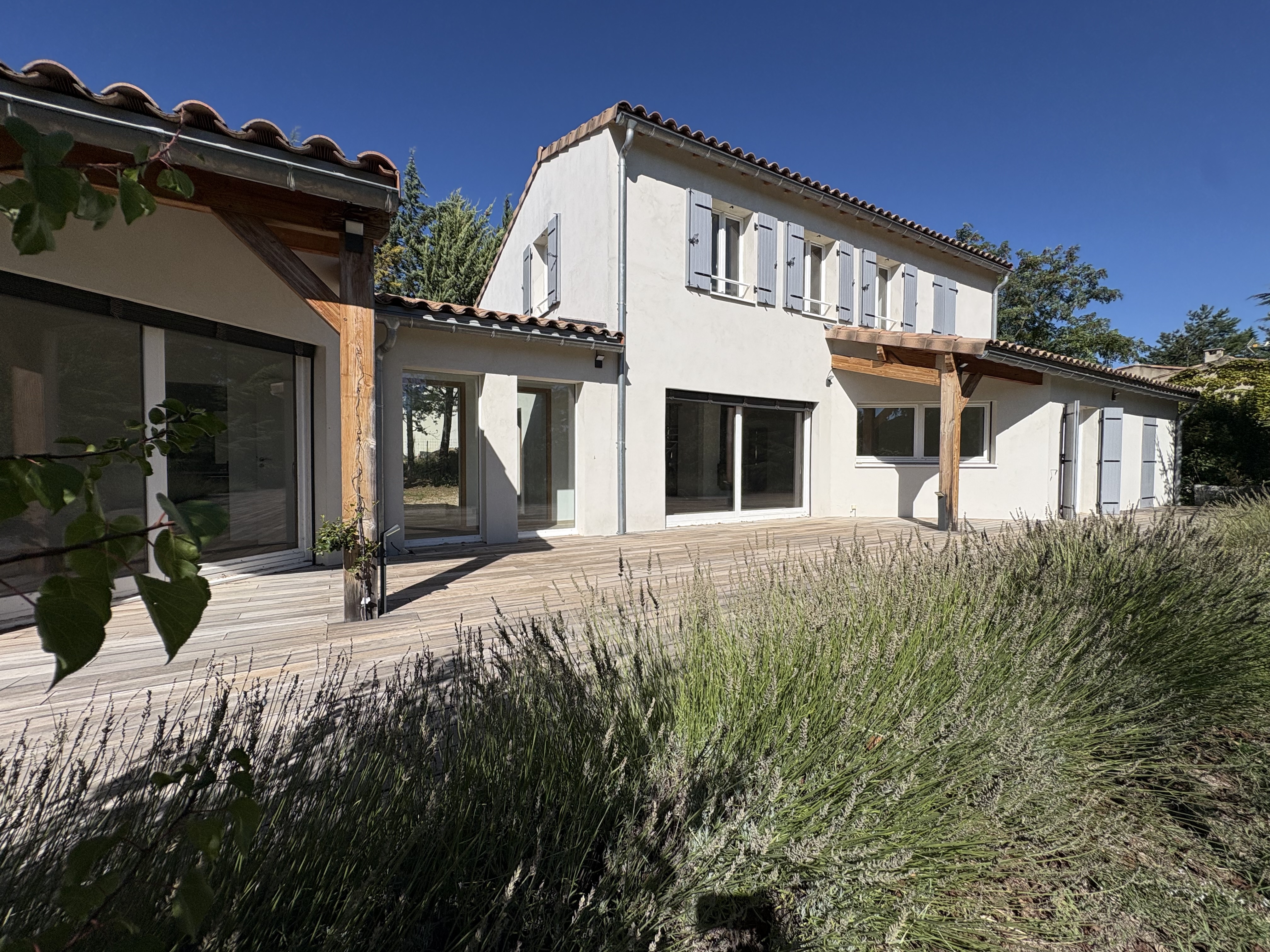 Maison 5 pièces 170 m² · à Cucuron · 170 m² · 699 000 €