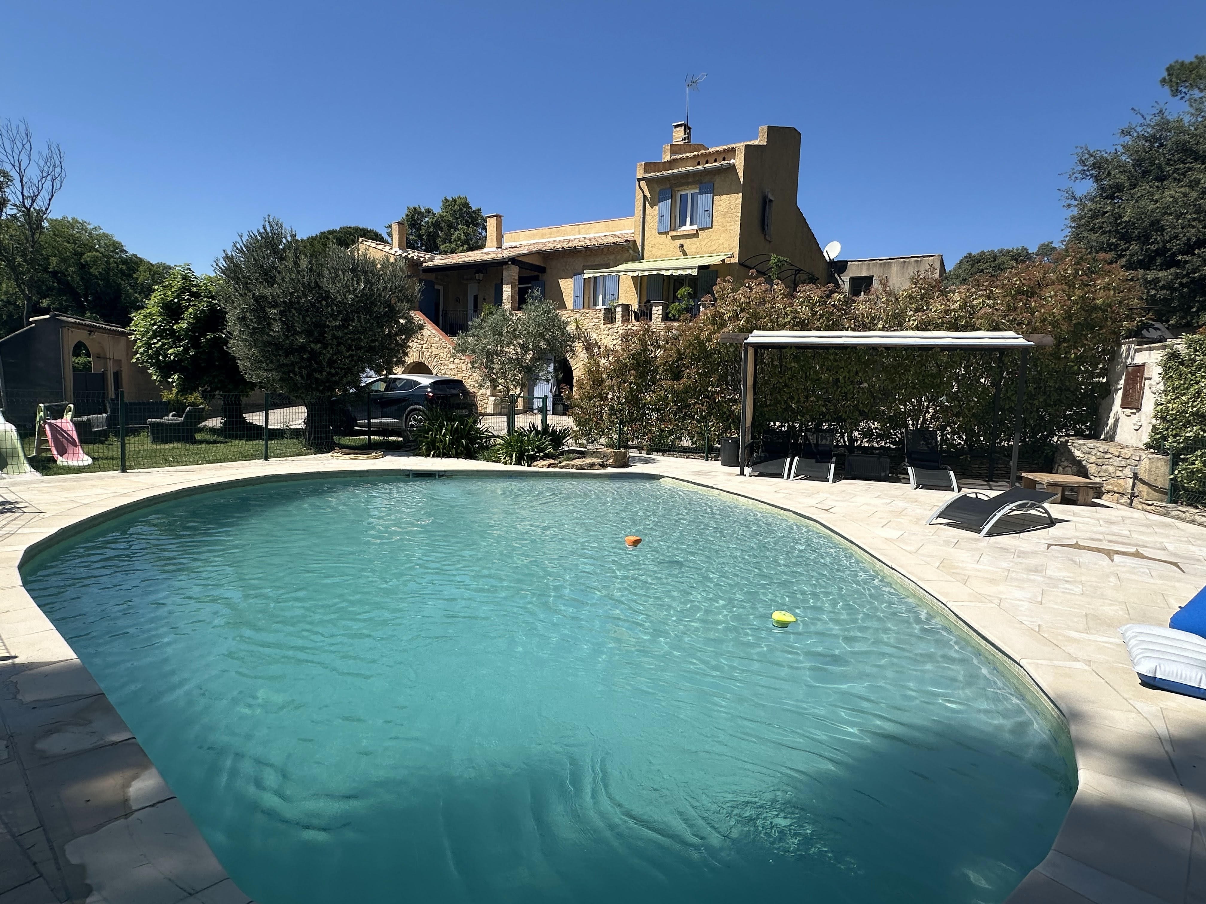 Maison 9 pièces 210 m² · à Mornas · 210 m² · 490 000 €