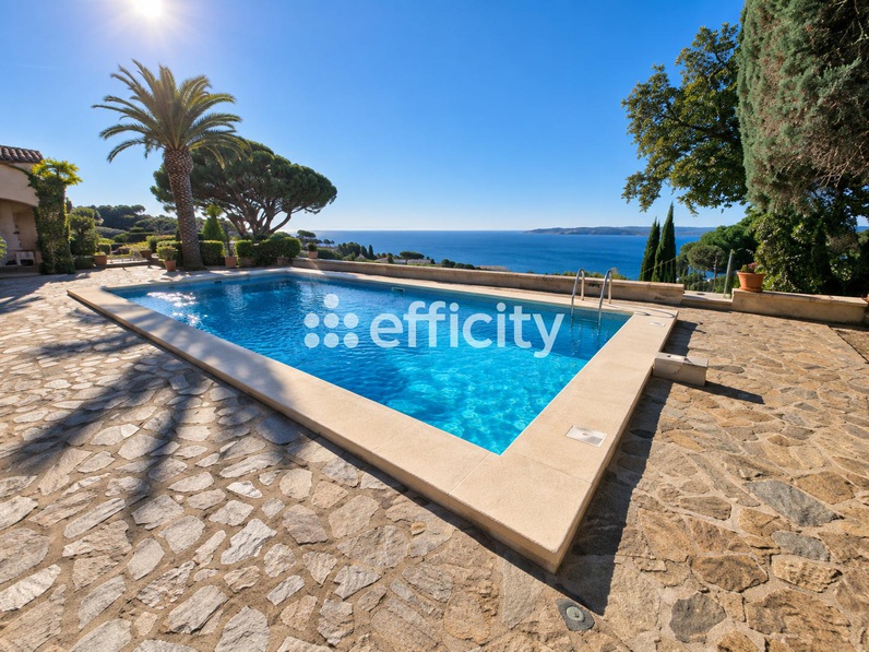 maison 6 pièces - 234m2 à Sainte-Maxime (83120)