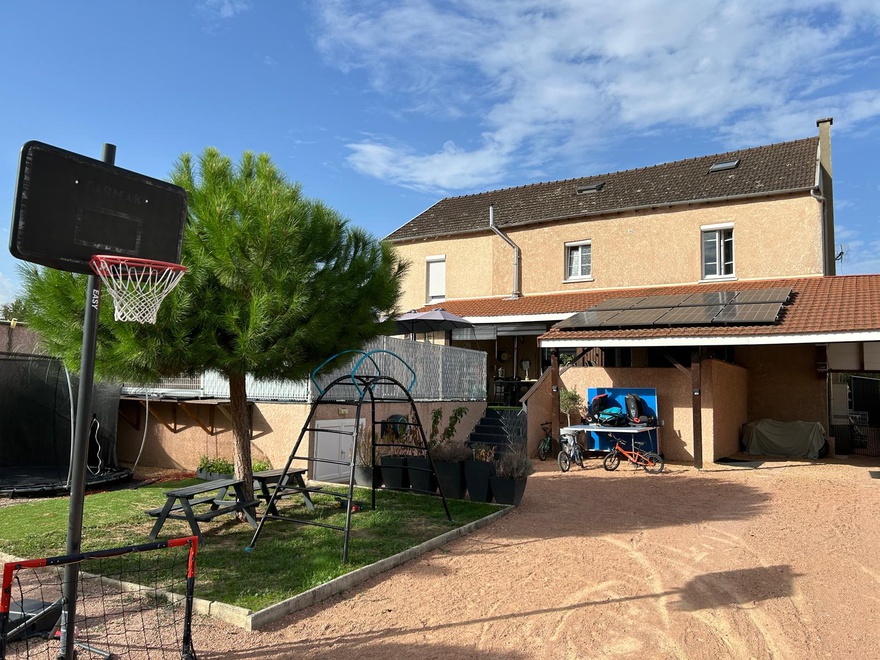 maison 8 pièces - 206m2 à Saint-Yorre (03270)