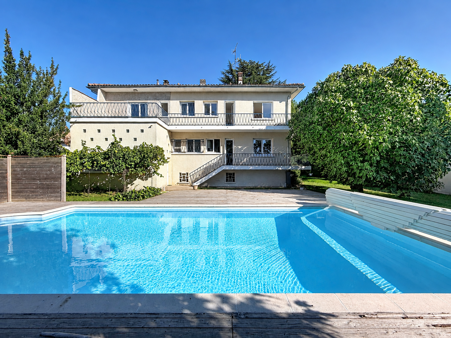 Maison 7 pièces 185 m² · à Saintes · 185 m² · 399 000 €