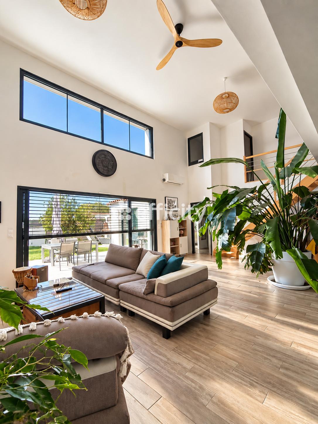Maison 6 pièces 167 m² · à Longèves · 167 m² · 515 000 €