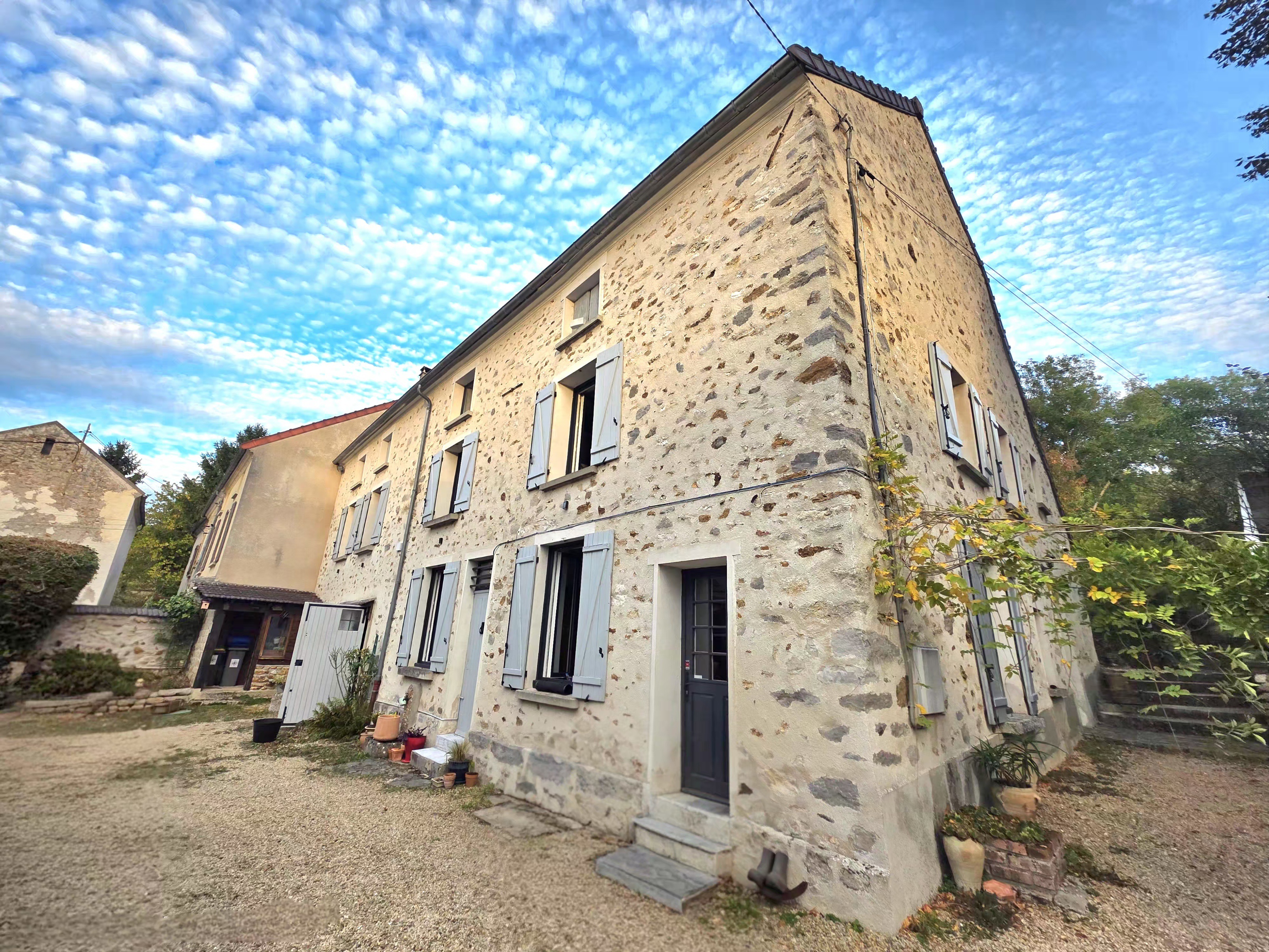 Maison 6 pièces 186 m² · à Pavant · 186 m² · 330 000 €
