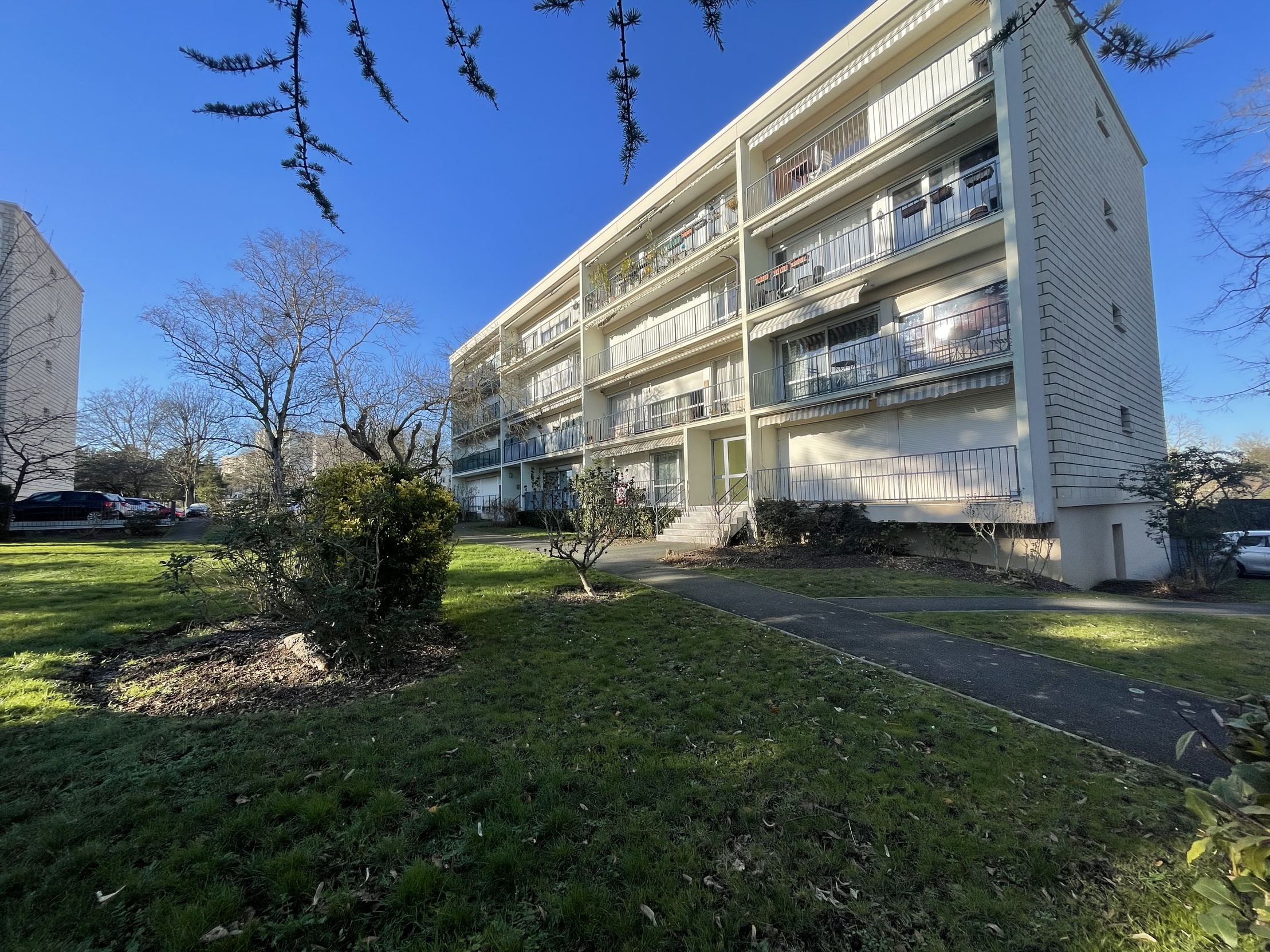 appartement 5 pièces - 93m2 à Évry-Courcouronnes (91000)
